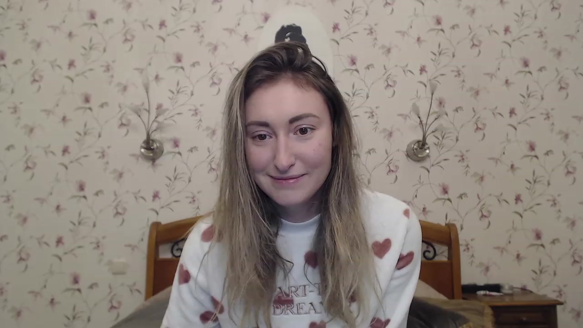 Gallery image thumbnail from Veronica_4u's myfreecams stream on, 03/28/2023, 17:05 image 10 of 20