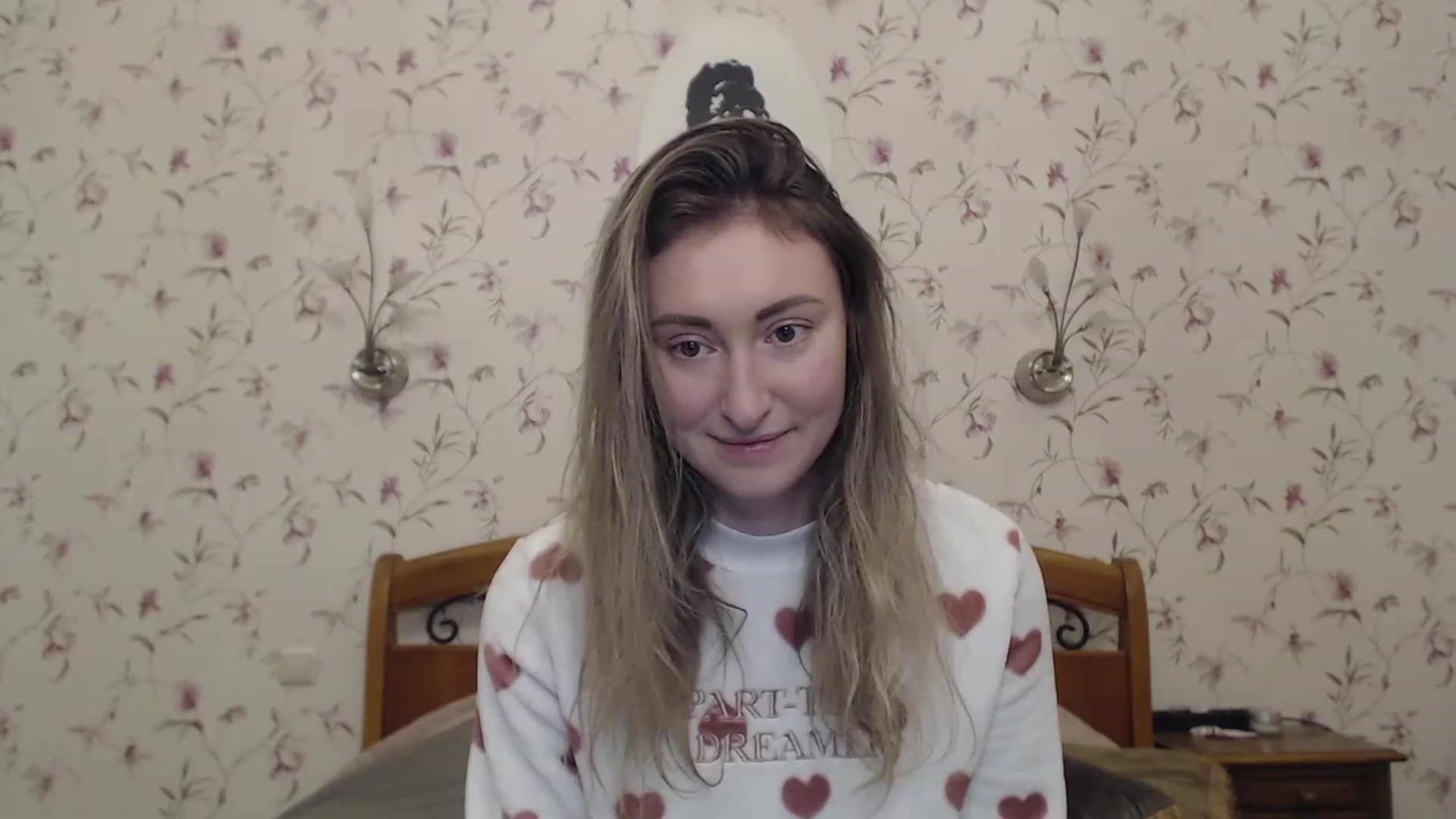 Gallery image thumbnail from Veronica_4u's myfreecams stream on, 03/28/2023, 17:05 image 6 of 20