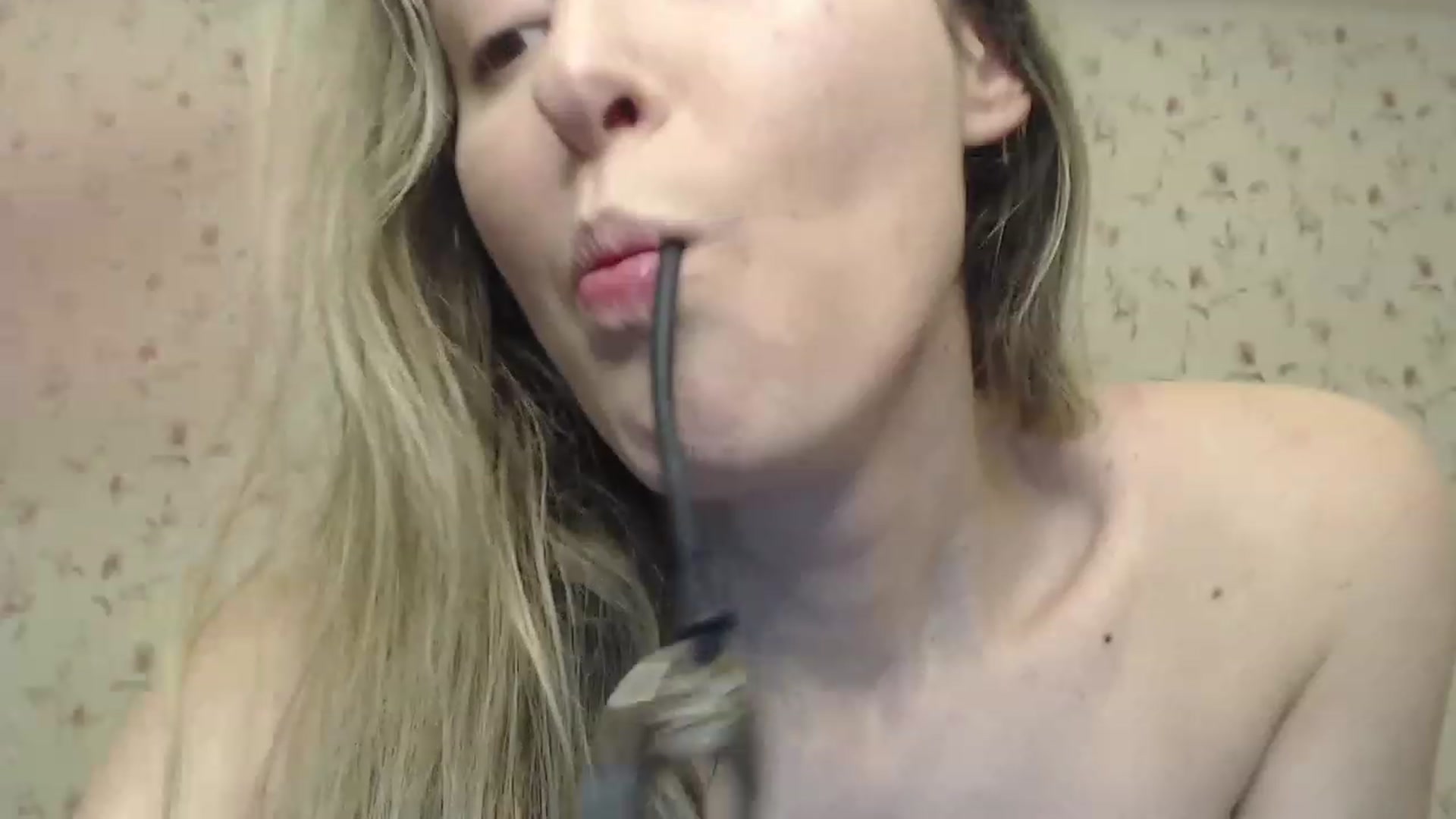 Gallery image thumbnail from Veronica_4u's myfreecams stream on, 03/28/2023, 18:06 image 8 of 20