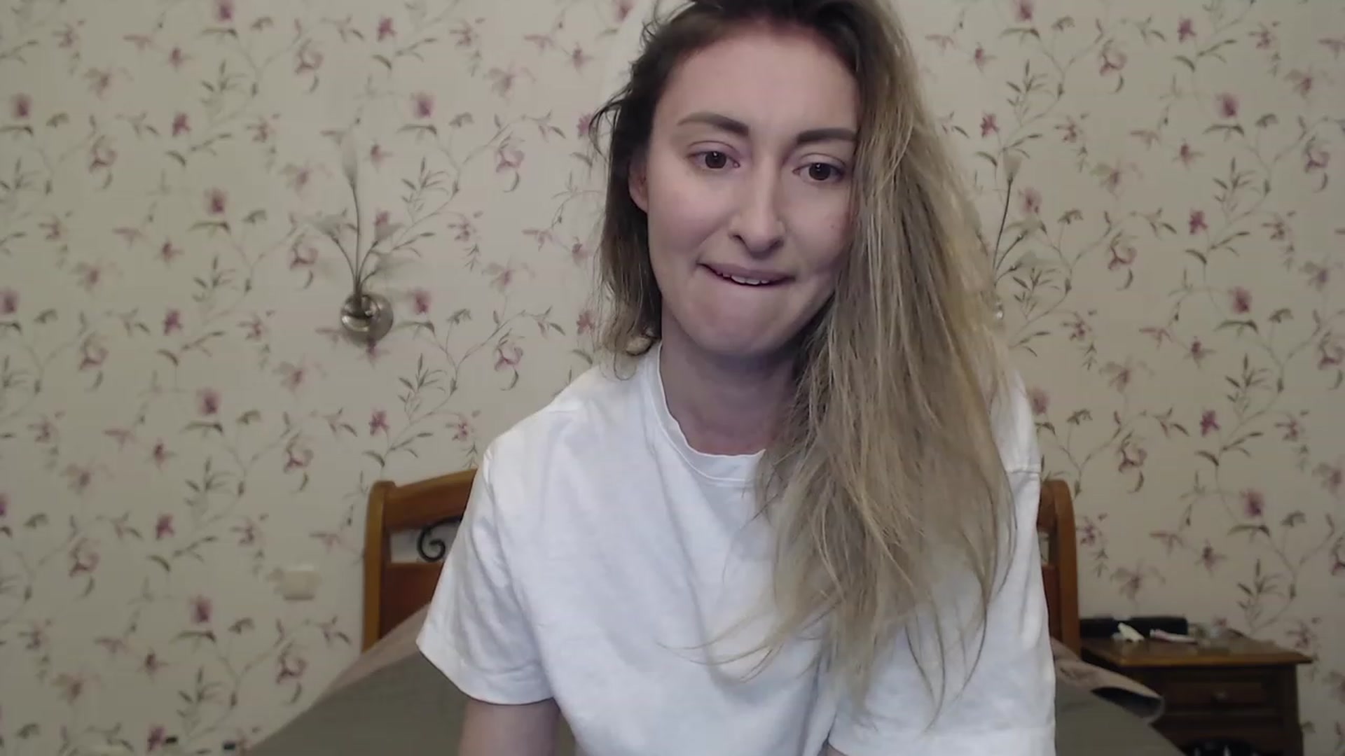 Gallery image thumbnail from Veronica_4u's myfreecams stream on, 03/31/2023, 18:07 image 13 of 20