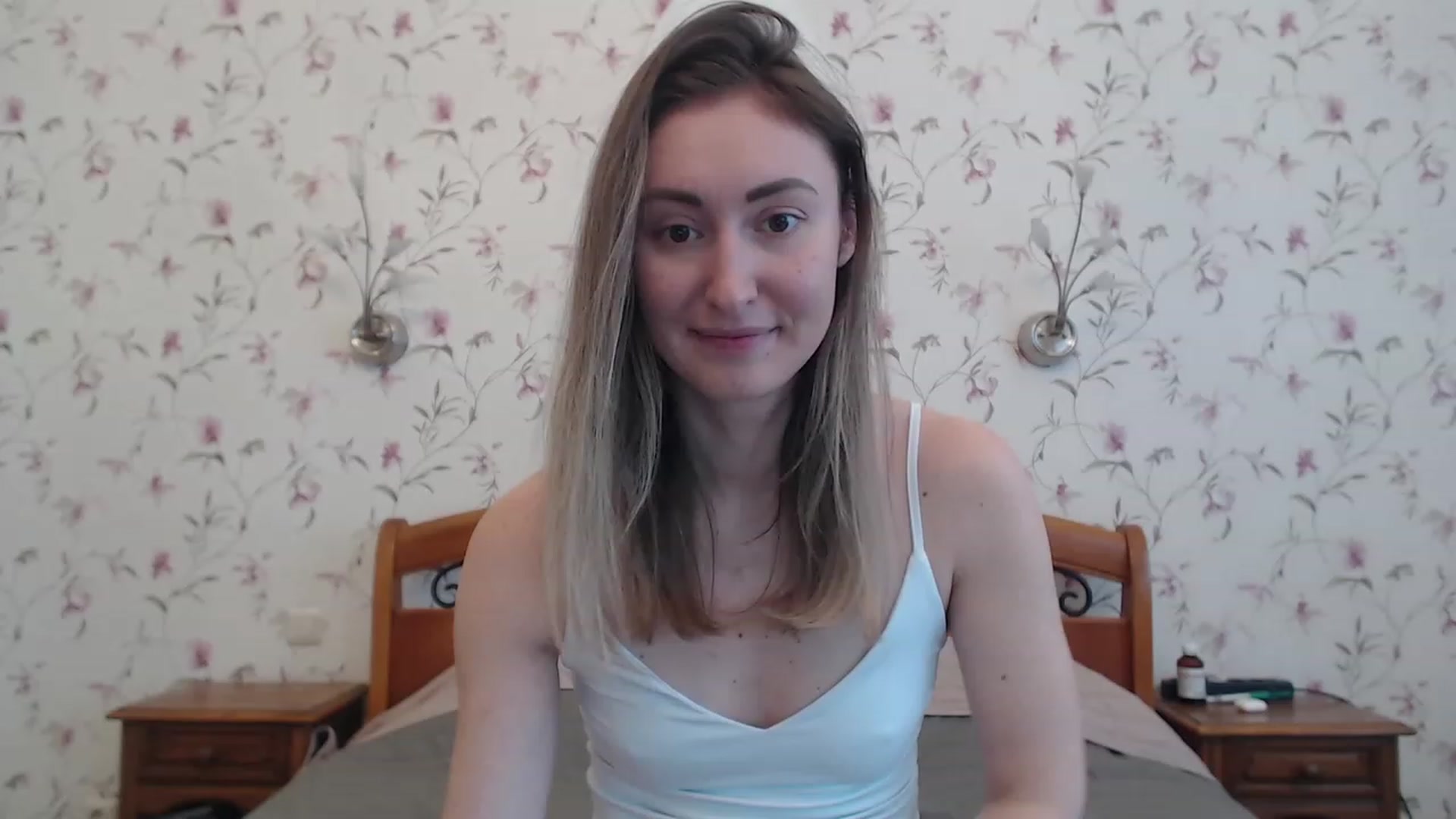 Gallery image thumbnail from Veronica_4u's myfreecams stream on, 04/16/2023, 07:20 image 12 of 20