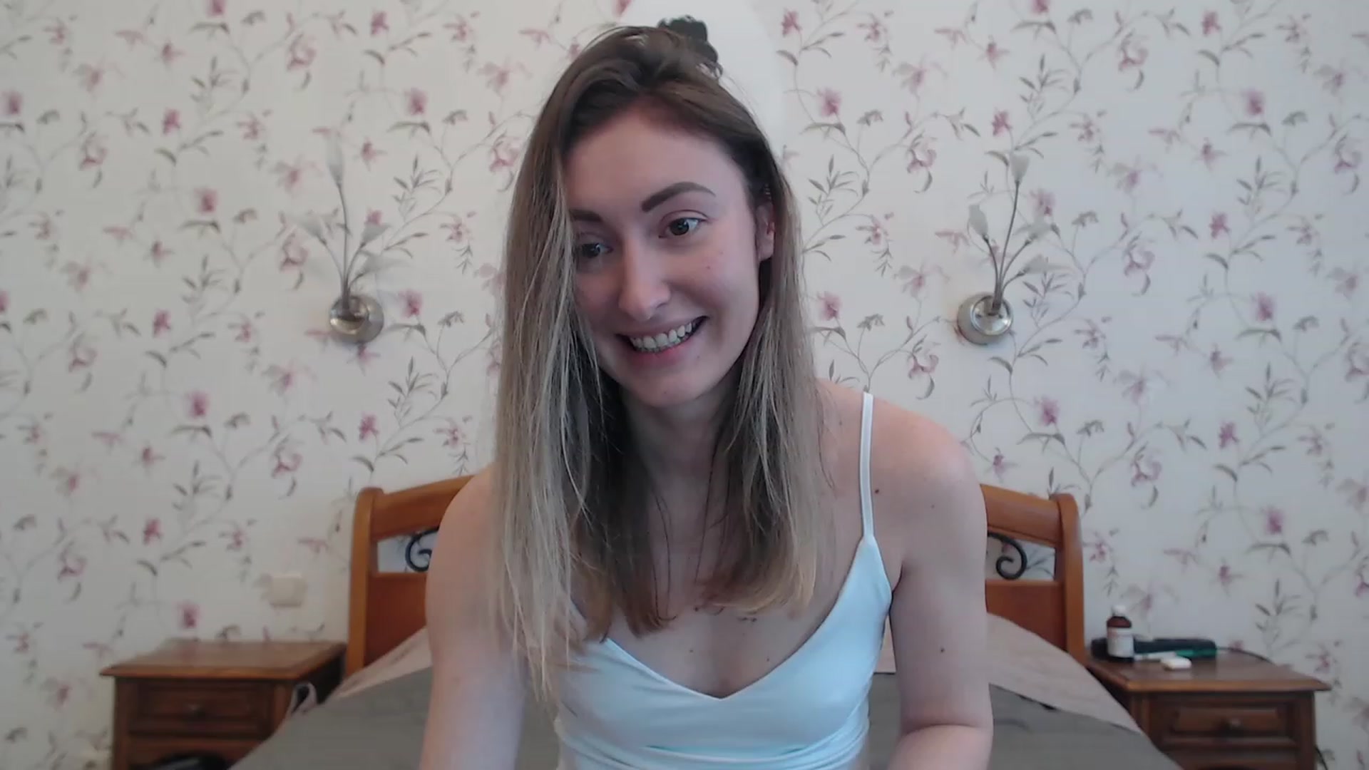 Gallery image thumbnail from Veronica_4u's myfreecams stream on, 04/16/2023, 07:20 image 8 of 20
