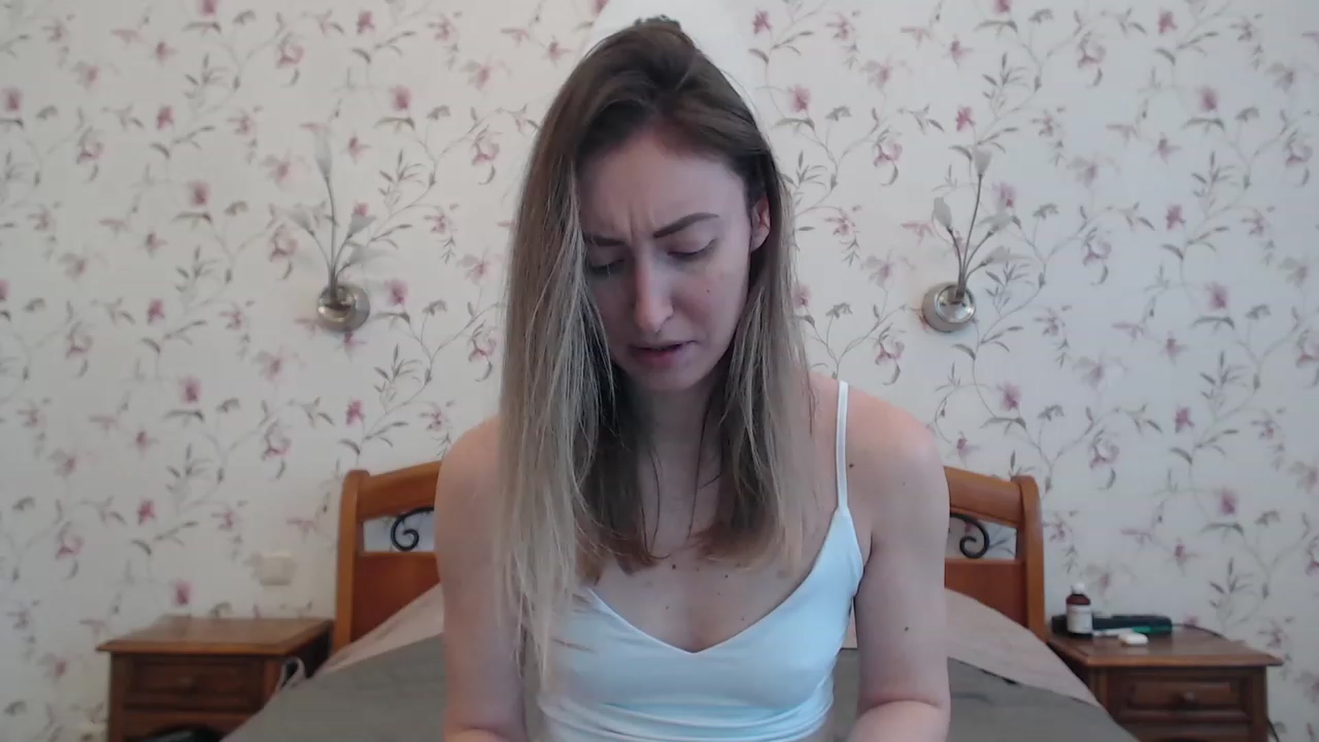 Gallery image thumbnail from Veronica_4u's myfreecams stream on, 04/16/2023, 07:20 image 7 of 20