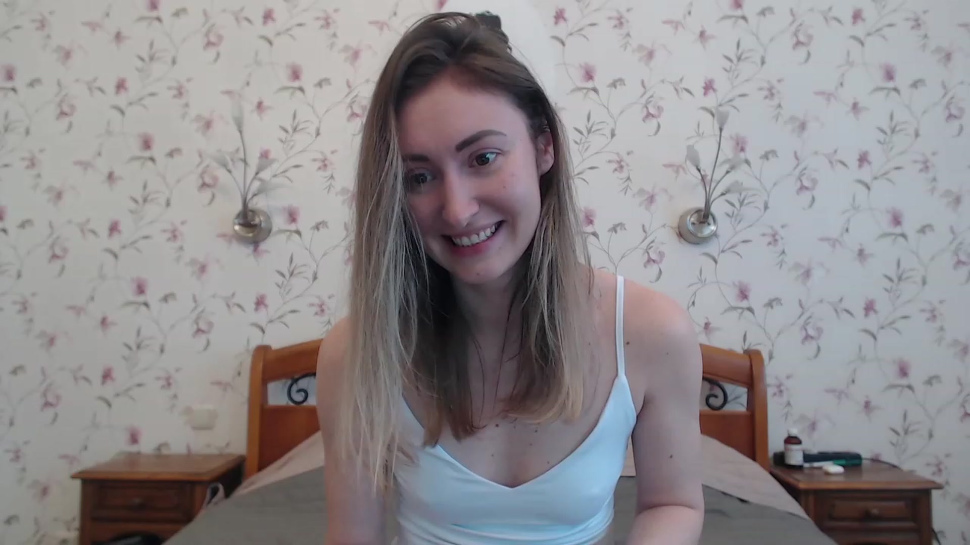 Gallery image thumbnail from Veronica_4u's myfreecams stream on, 04/16/2023, 07:20 image 5 of 20