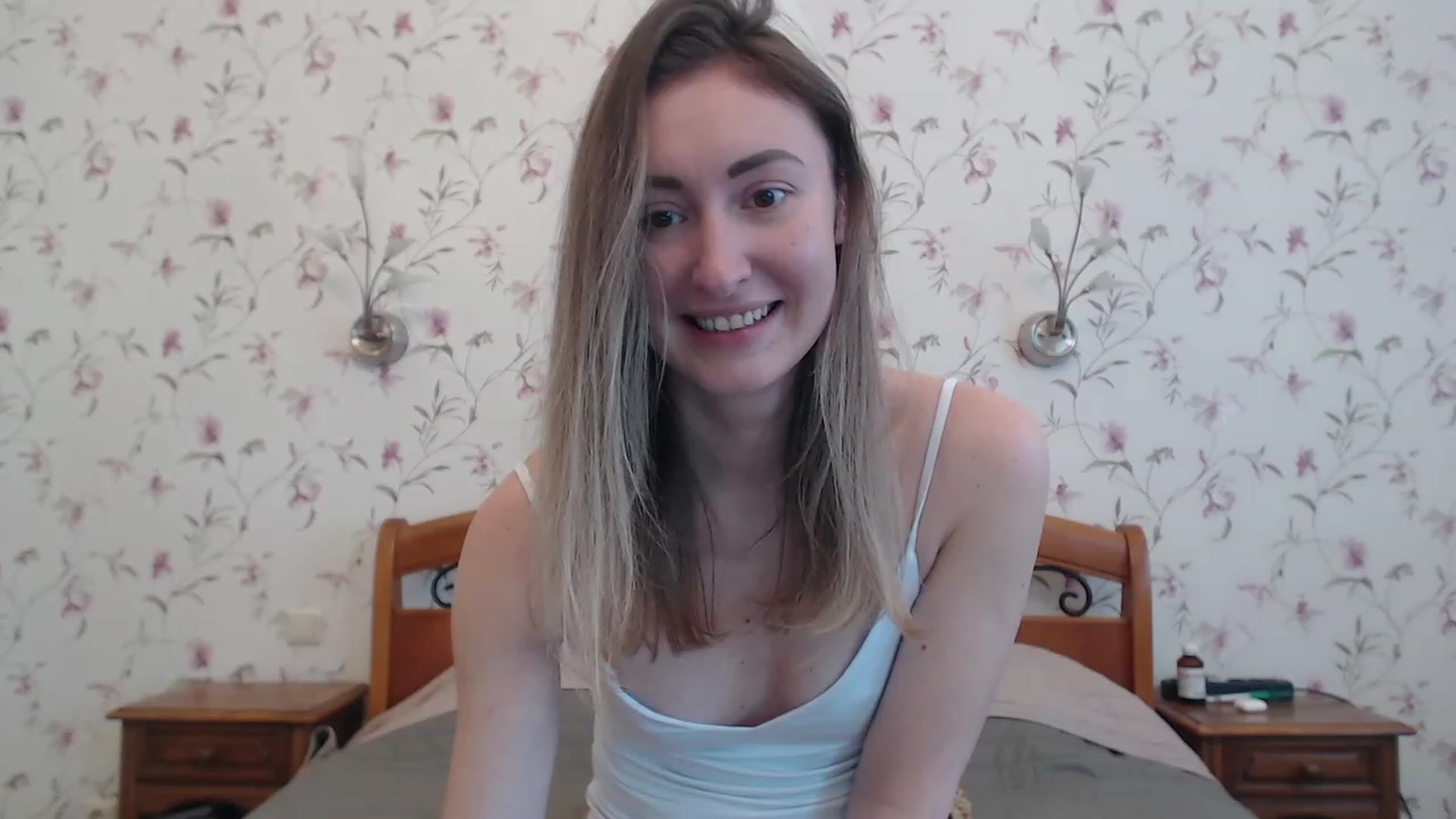 Gallery image thumbnail from Veronica_4u's myfreecams stream on, 04/16/2023, 07:20 image 18 of 20