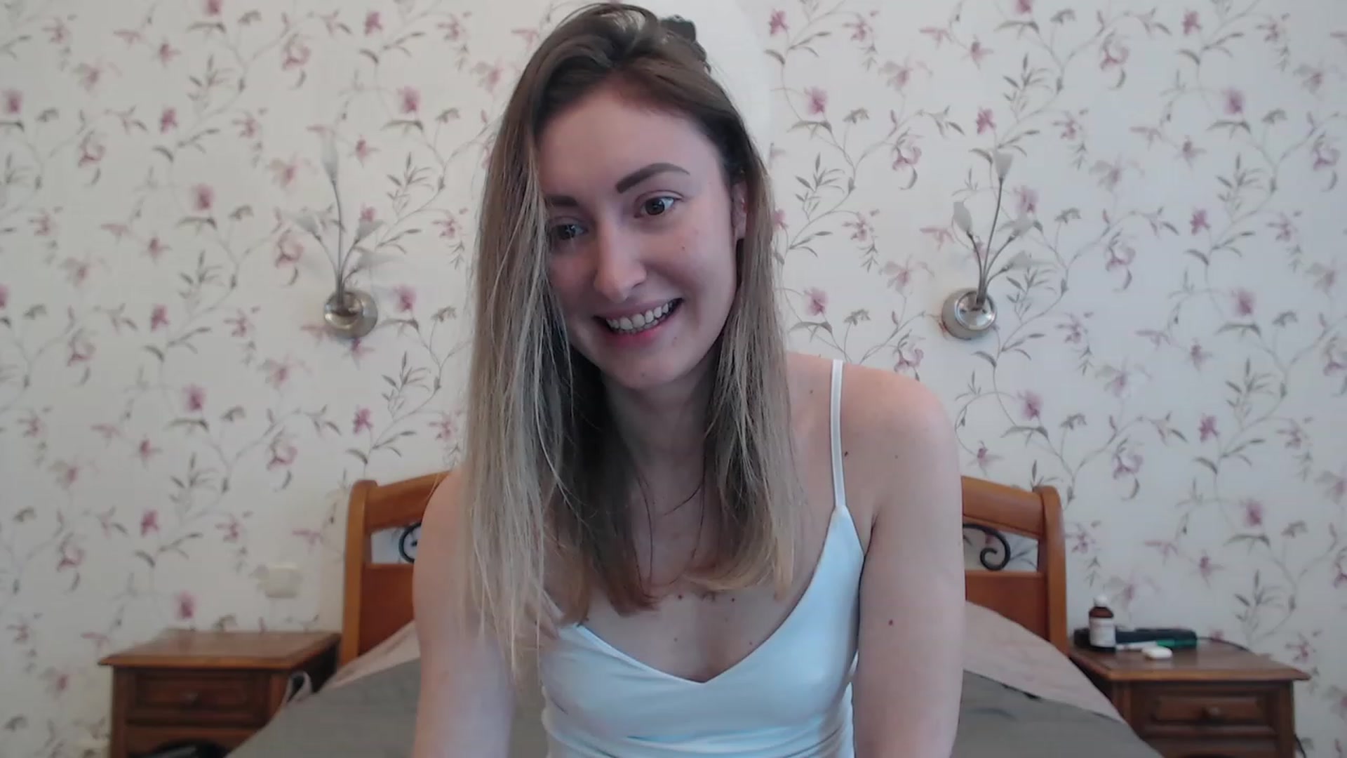 Gallery image thumbnail from Veronica_4u's myfreecams stream on, 04/16/2023, 07:20 image 11 of 20