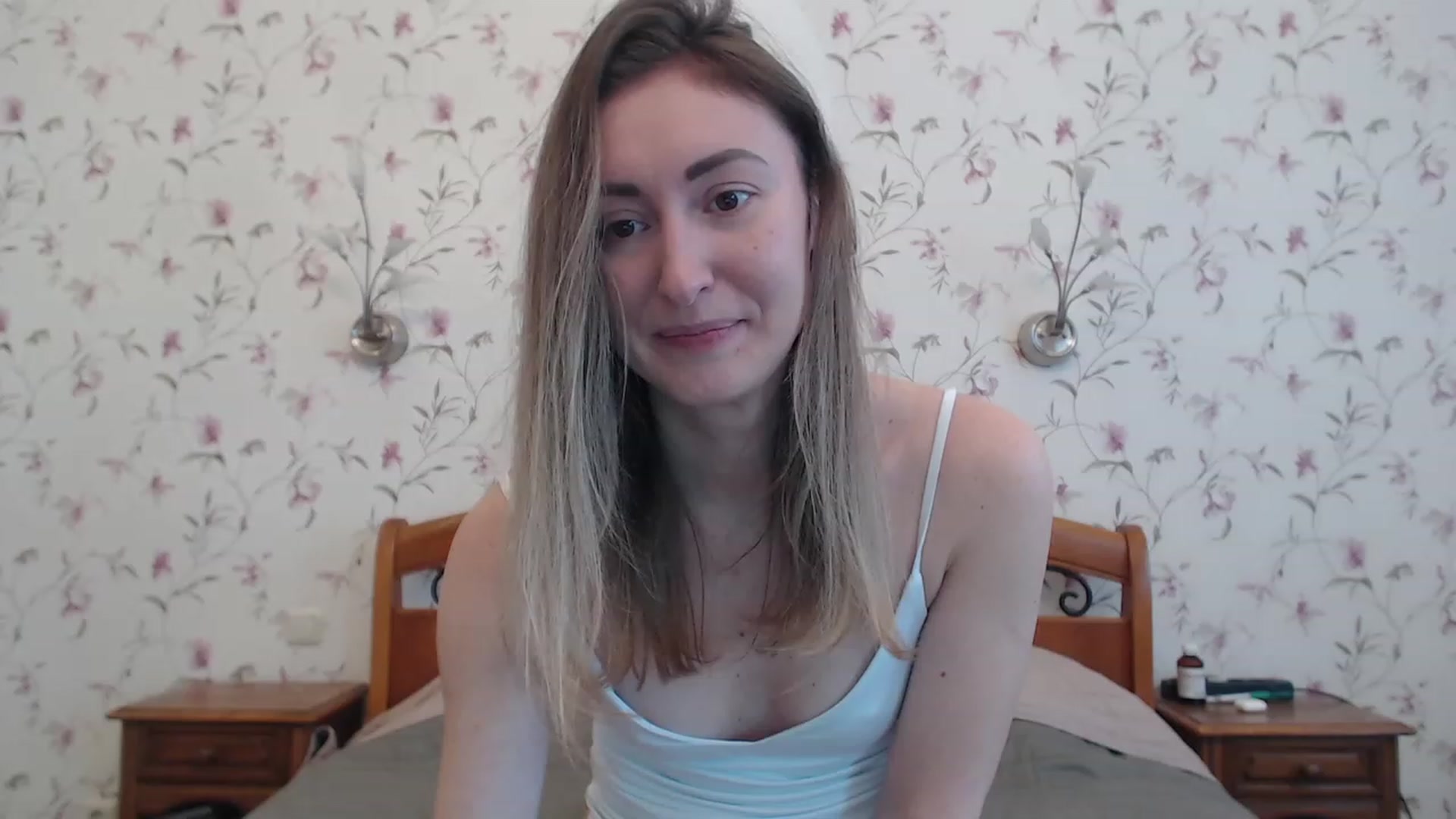 Gallery image thumbnail from Veronica_4u's myfreecams stream on, 04/16/2023, 07:20 image 19 of 20