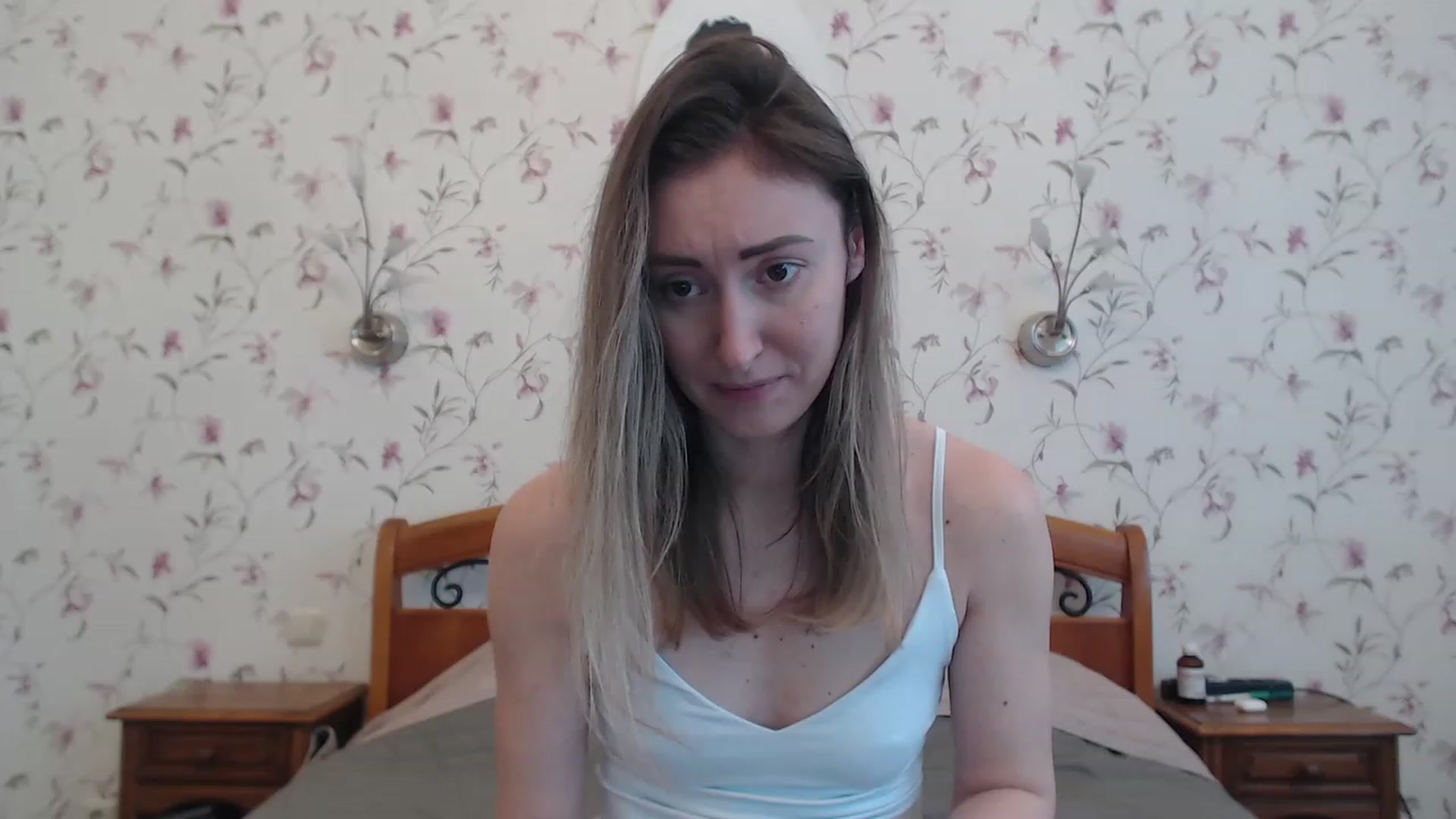 Gallery image thumbnail from Veronica_4u's myfreecams stream on, 04/16/2023, 07:20 image 13 of 20