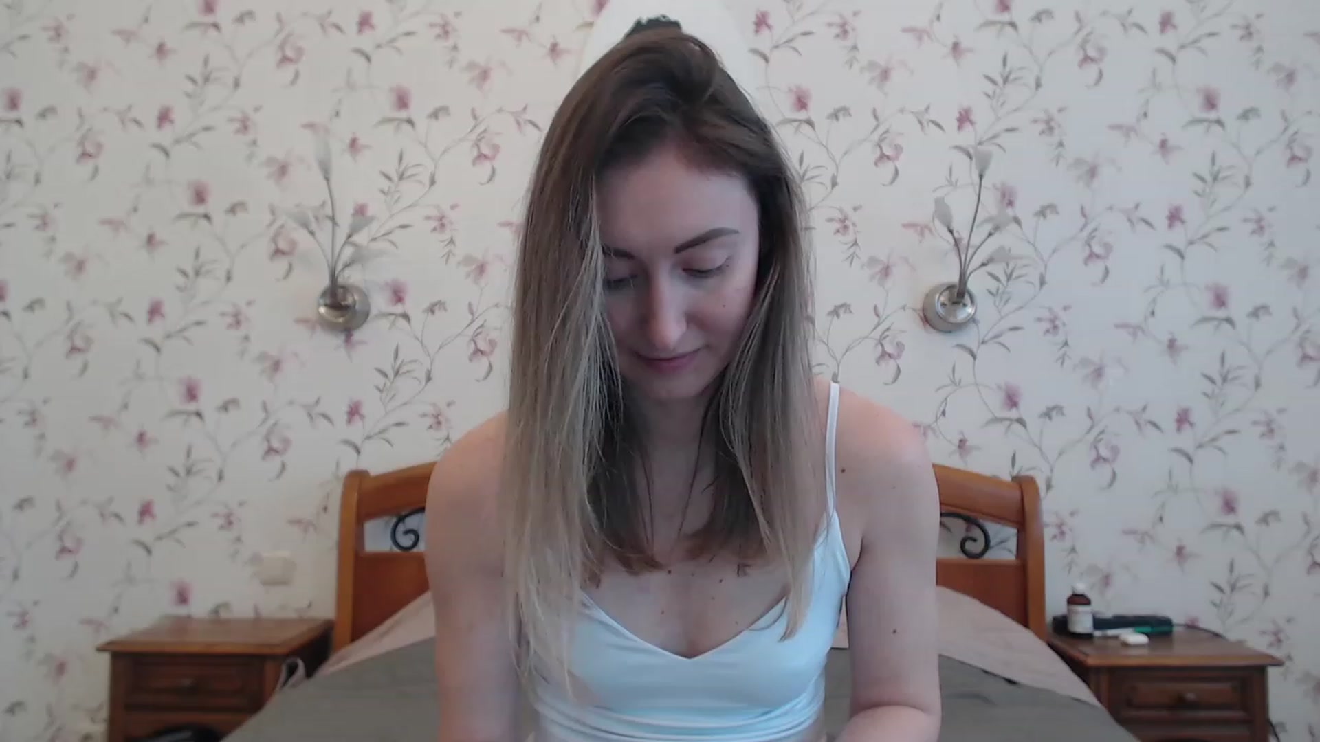 Gallery image thumbnail from Veronica_4u's myfreecams stream on, 04/16/2023, 07:20 image 2 of 20