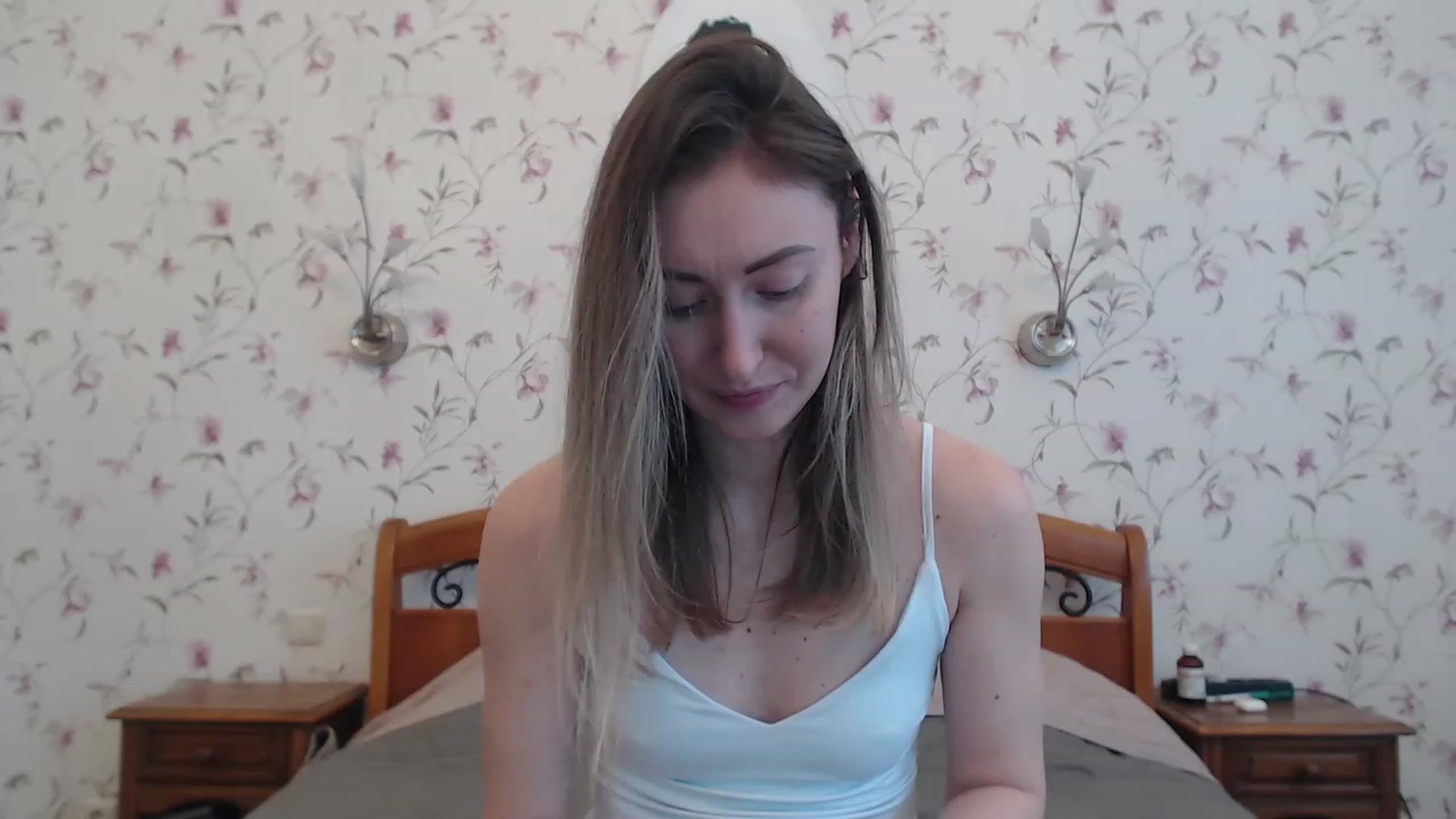 Gallery image thumbnail from Veronica_4u's myfreecams stream on, 04/16/2023, 07:20 image 3 of 20