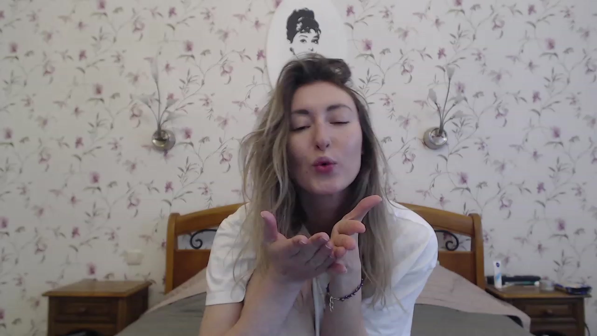 Gallery image thumbnail from Veronica_4u's myfreecams stream on, 04/30/2023, 08:33 image 15 of 20