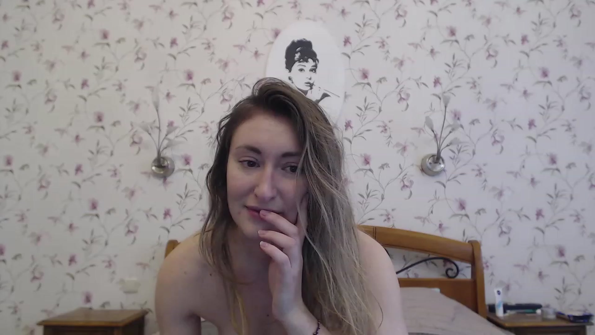Gallery image thumbnail from Veronica_4u's myfreecams stream on, 04/30/2023, 08:33 image 5 of 20
