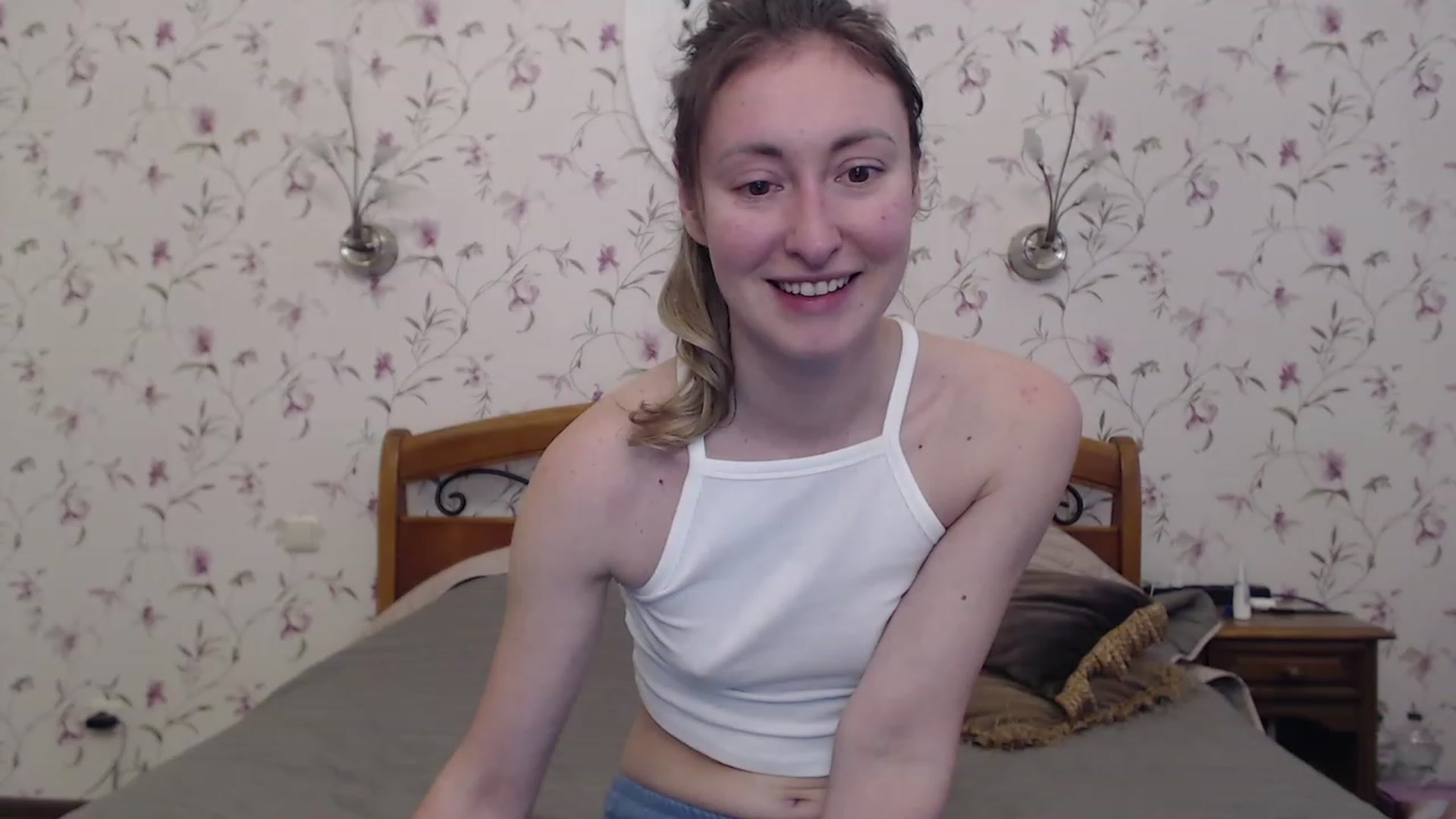 Gallery image thumbnail from Veronica_4u's myfreecams stream on, 05/16/2023, 16:25 image 3 of 20