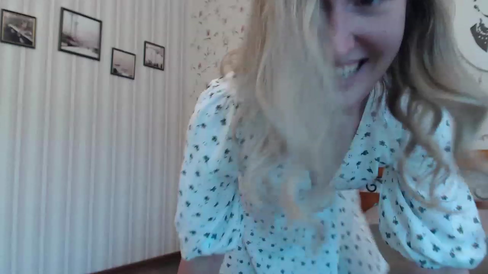 Gallery image thumbnail from Veronica_4u's myfreecams stream on, 06/06/2023, 07:42 image 2 of 20