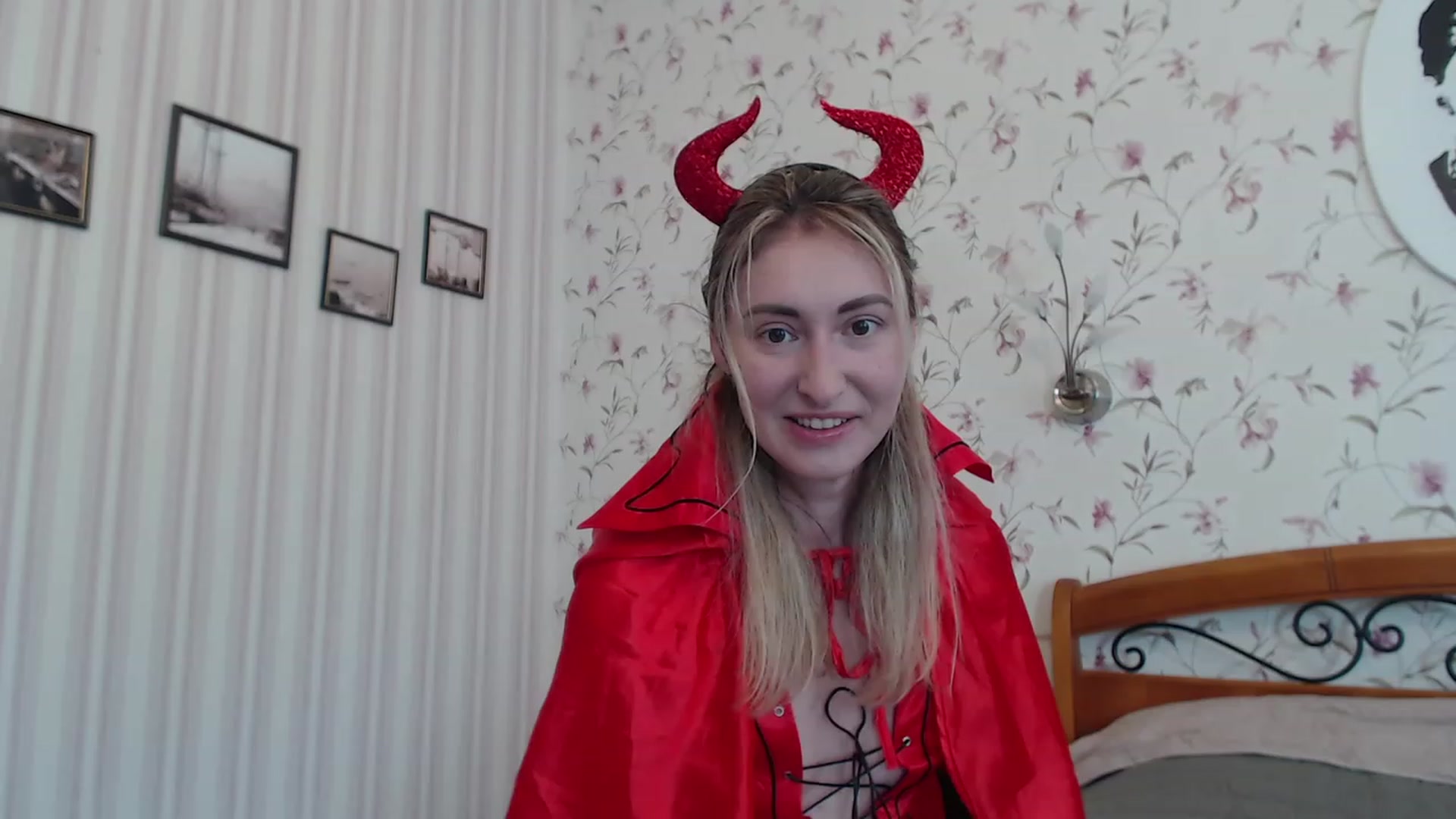 Gallery image thumbnail from Veronica_4u's myfreecams stream on, 06/13/2023, 15:13 image 9 of 20