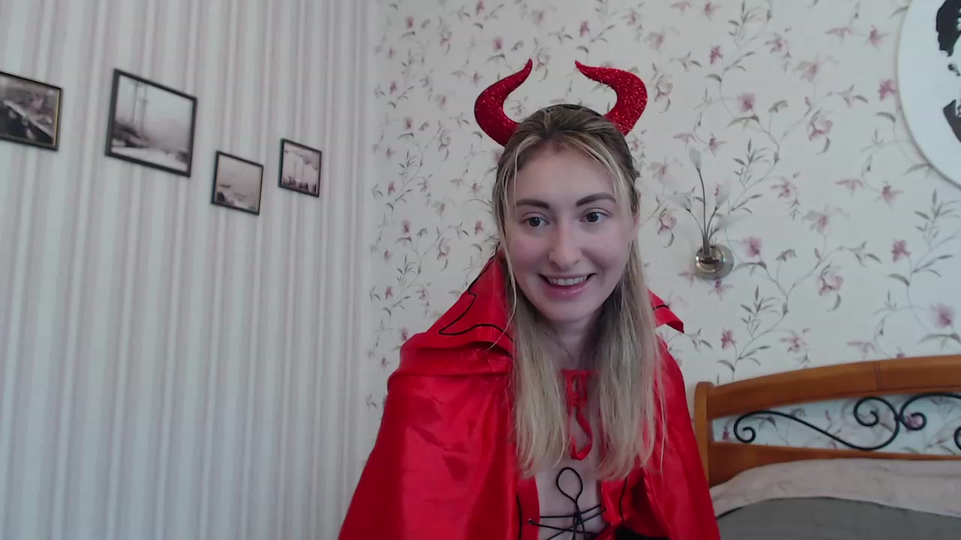 Gallery image thumbnail from Veronica_4u's myfreecams stream on, 06/13/2023, 15:13 image 6 of 20
