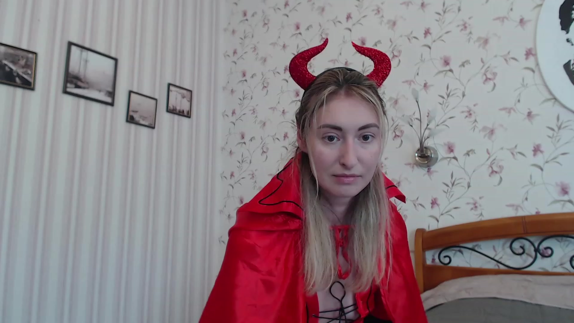 Gallery image thumbnail from Veronica_4u's myfreecams stream on, 06/13/2023, 15:13 image 5 of 20