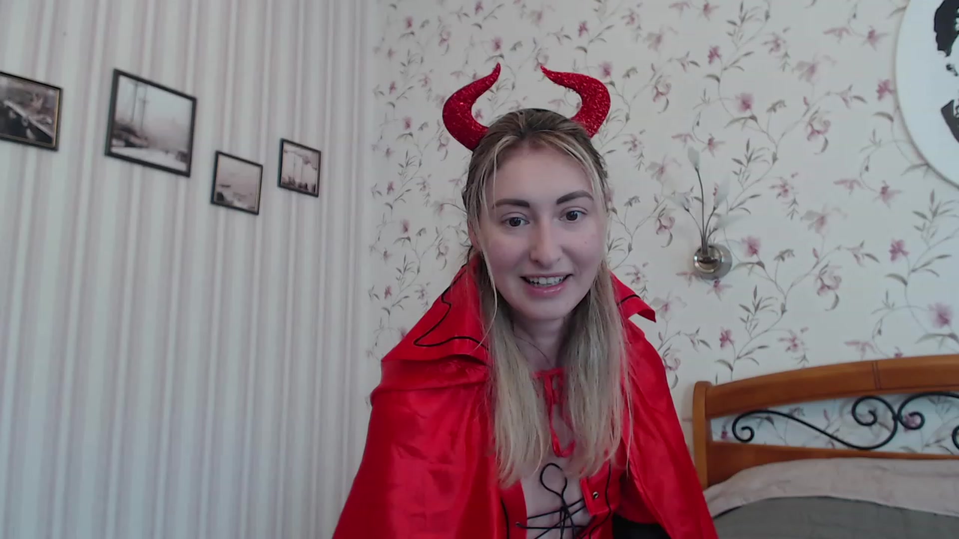 Gallery image thumbnail from Veronica_4u's myfreecams stream on, 06/13/2023, 15:13 image 4 of 20