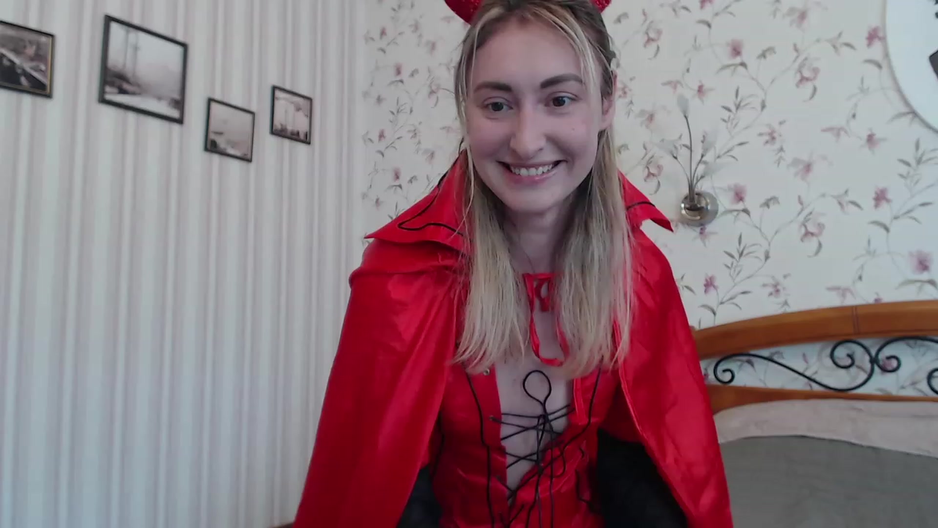 Gallery image thumbnail from Veronica_4u's myfreecams stream on, 06/13/2023, 15:13 image 13 of 20