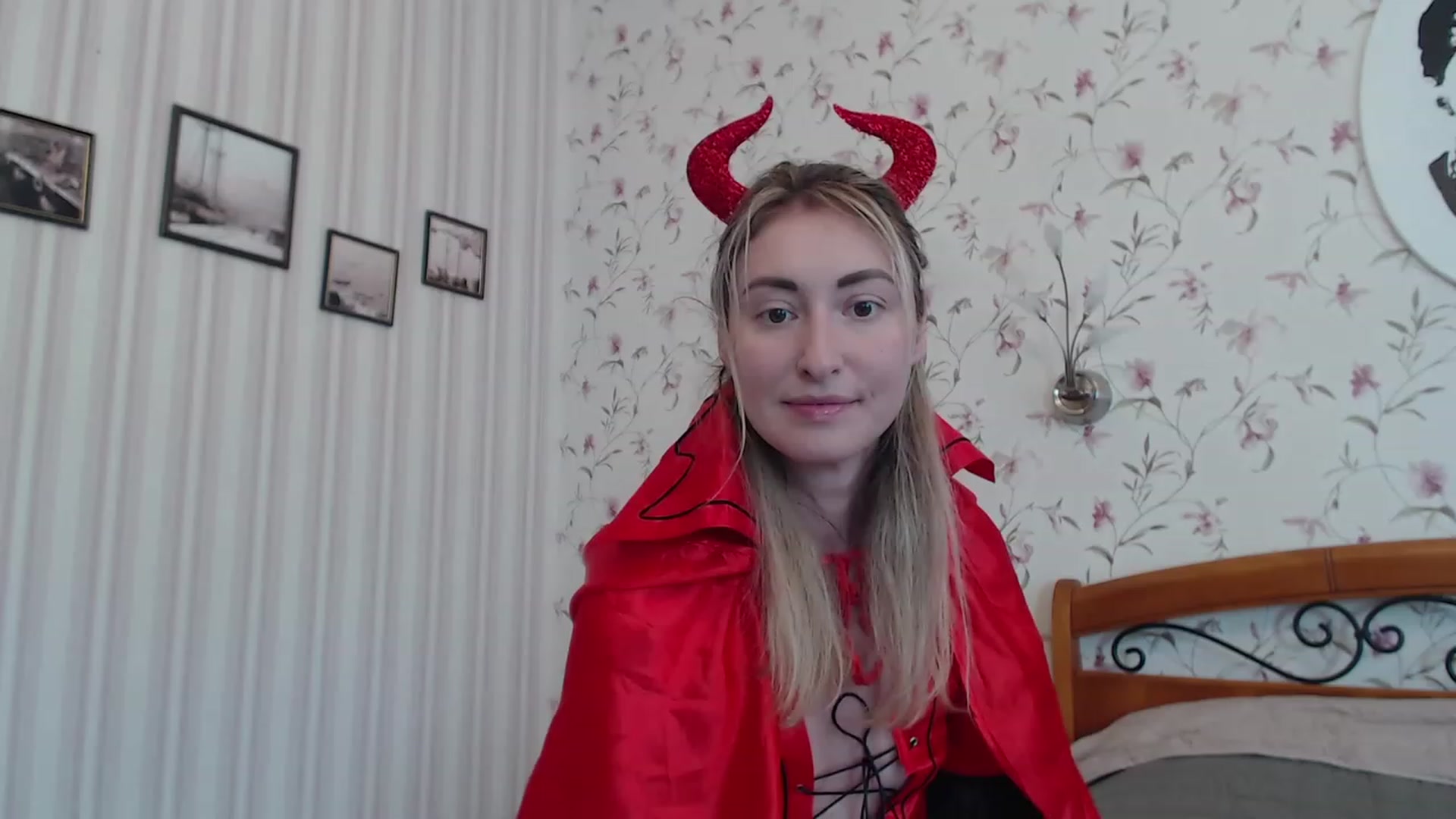 Gallery image thumbnail from Veronica_4u's myfreecams stream on, 06/13/2023, 15:13 image 3 of 20