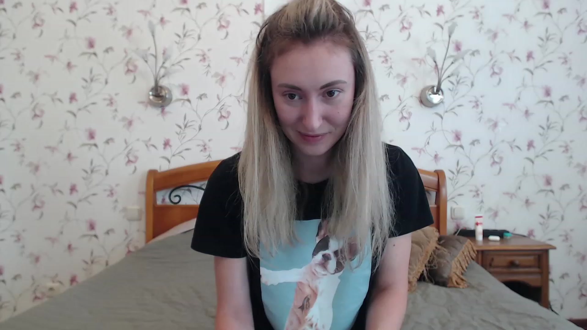 Gallery image thumbnail from Veronica_4u's myfreecams stream on, 06/14/2023, 15:25 image 15 of 20