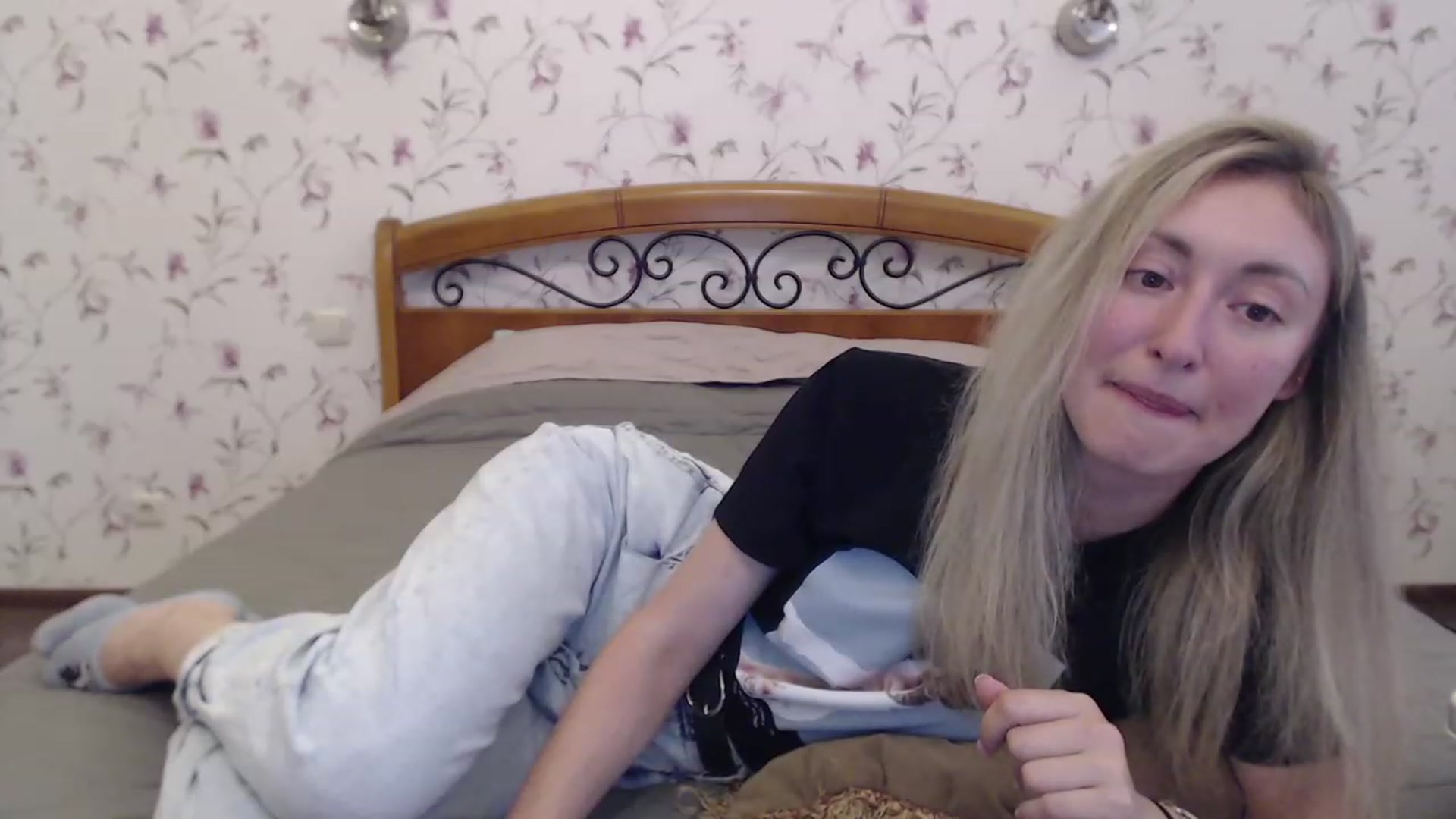 Gallery image thumbnail from Veronica_4u's myfreecams stream on, 06/27/2023, 17:43 image 14 of 20