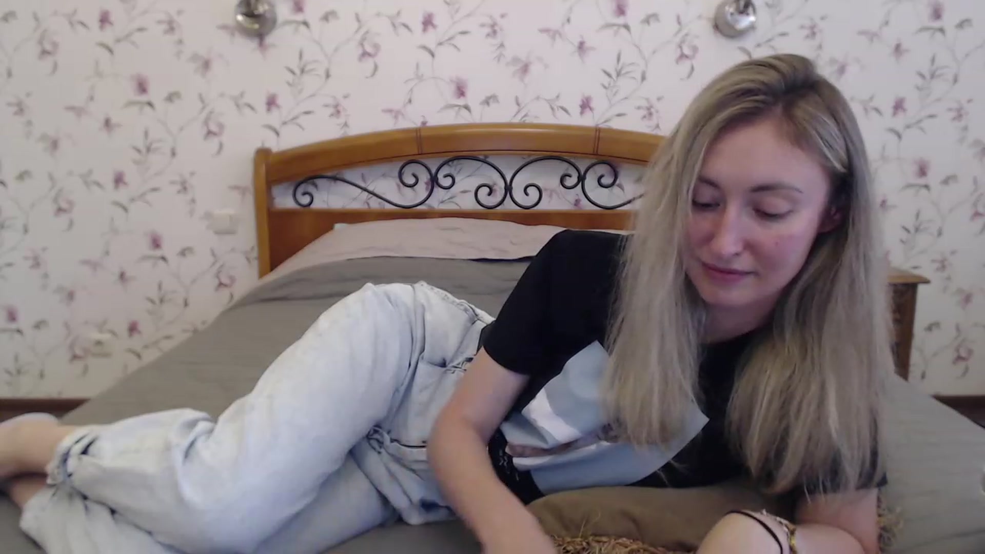 Gallery image thumbnail from Veronica_4u's myfreecams stream on, 06/27/2023, 17:43 image 4 of 20