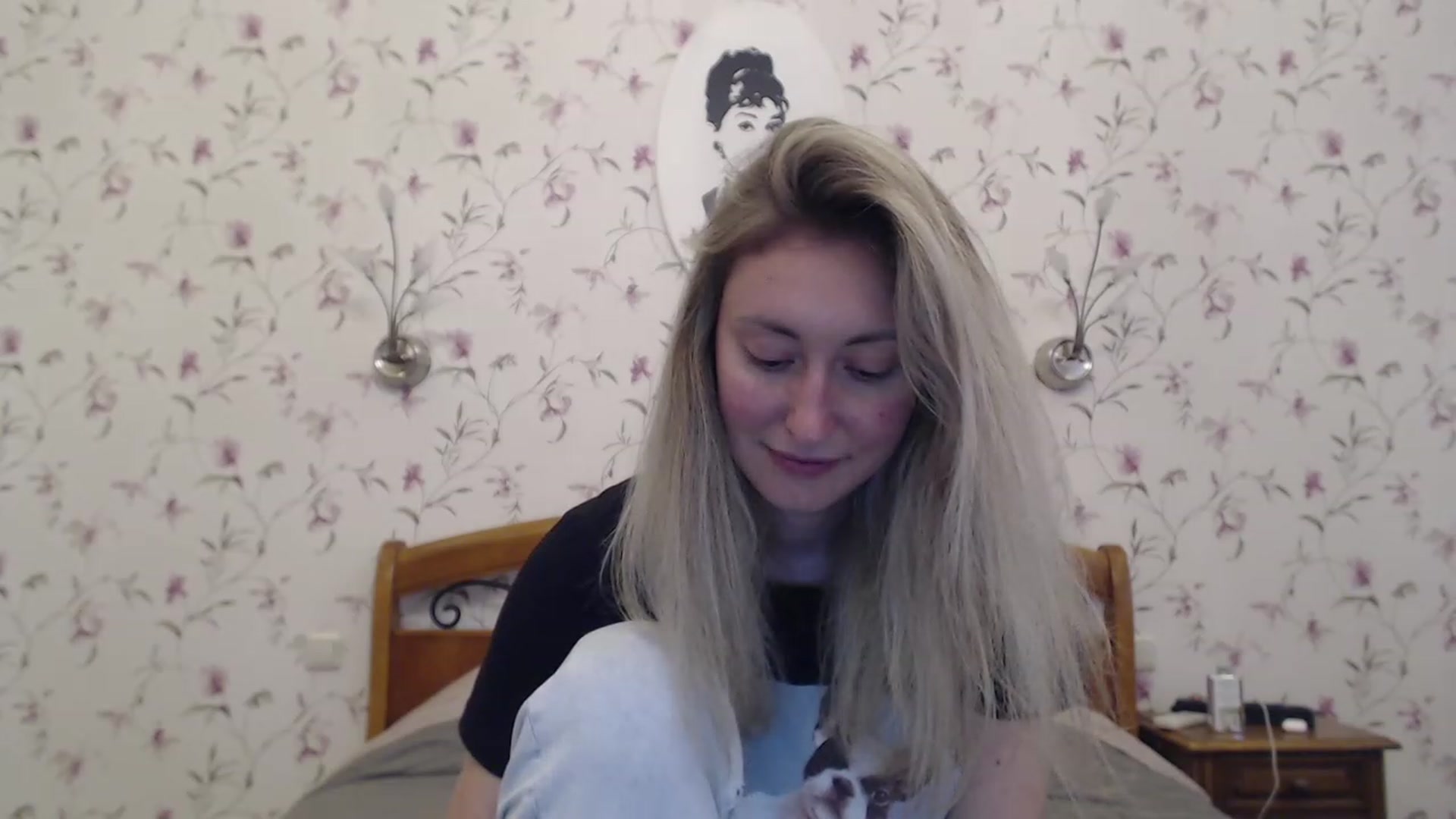 Gallery image thumbnail from Veronica_4u's myfreecams stream on, 06/27/2023, 17:43 image 15 of 20