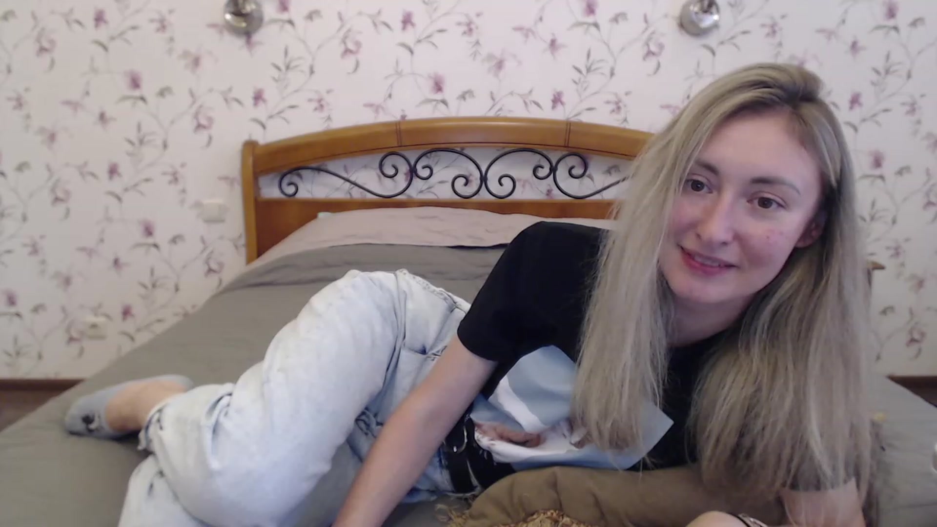 Gallery image thumbnail from Veronica_4u's myfreecams stream on, 06/27/2023, 17:43 image 7 of 20
