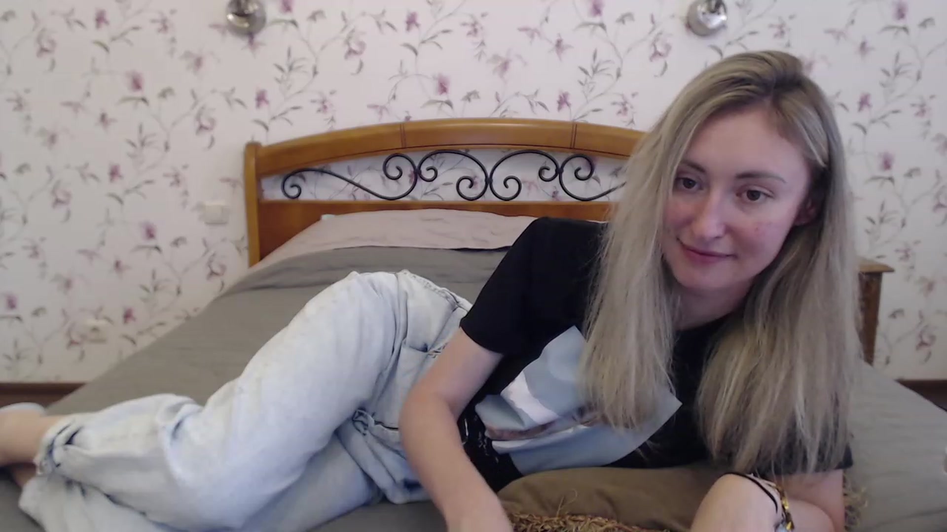 Gallery image thumbnail from Veronica_4u's myfreecams stream on, 06/27/2023, 17:43 image 3 of 20