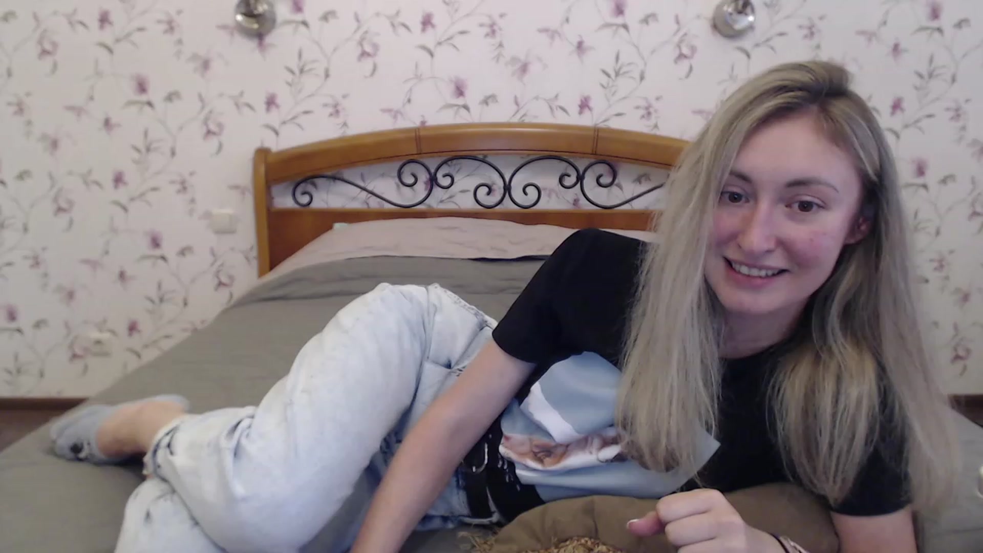 Gallery image thumbnail from Veronica_4u's myfreecams stream on, 06/27/2023, 17:43 image 11 of 20