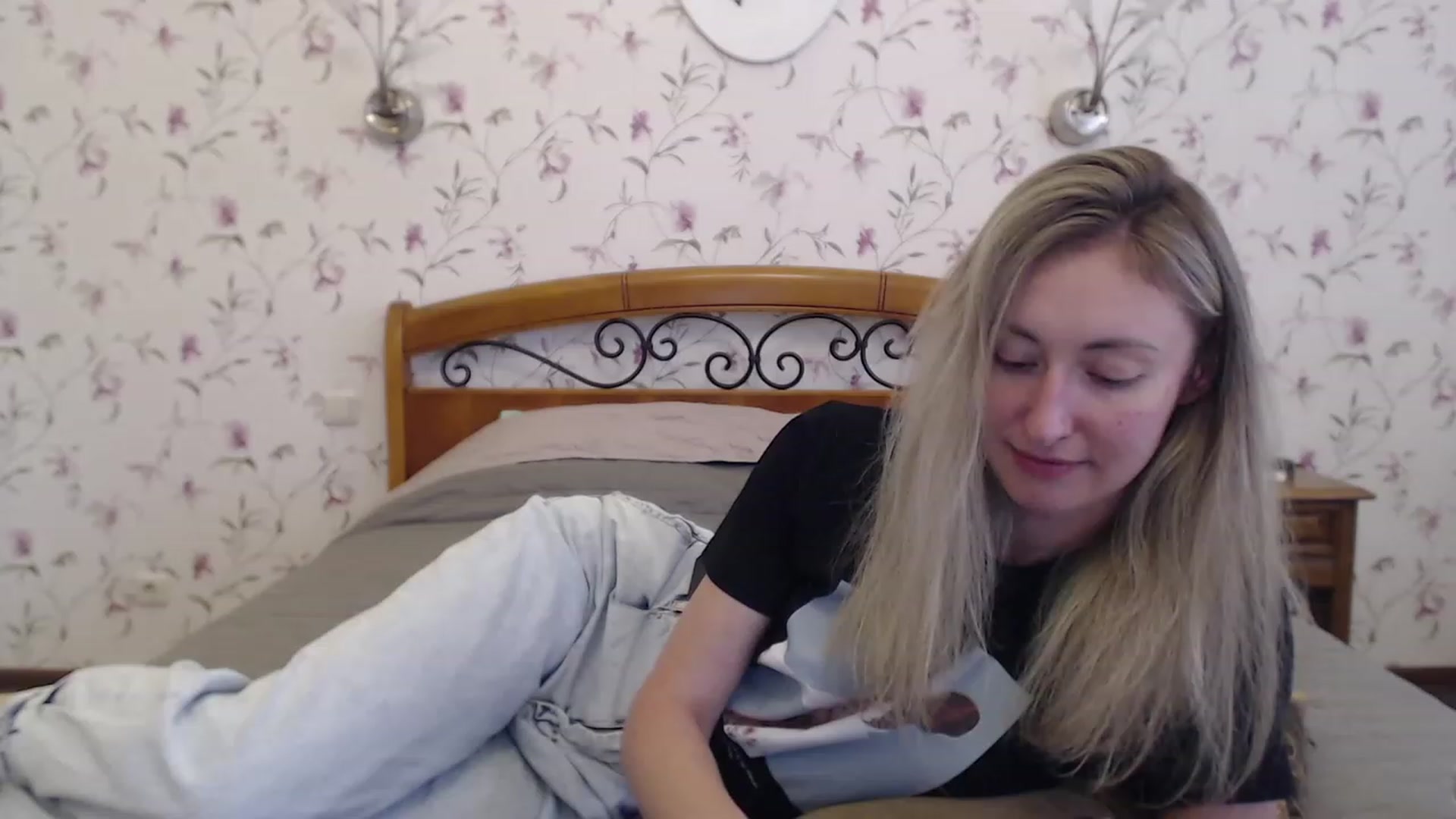 Gallery image thumbnail from Veronica_4u's myfreecams stream on, 06/27/2023, 17:43 image 1 of 20
