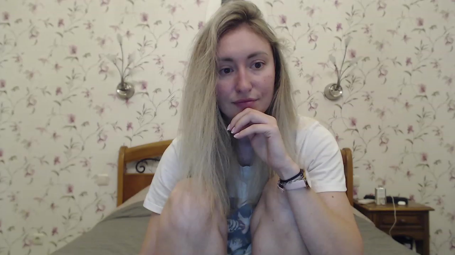 Gallery image thumbnail from Veronica_4u's myfreecams stream on, 06/27/2023, 18:15 image 3 of 20