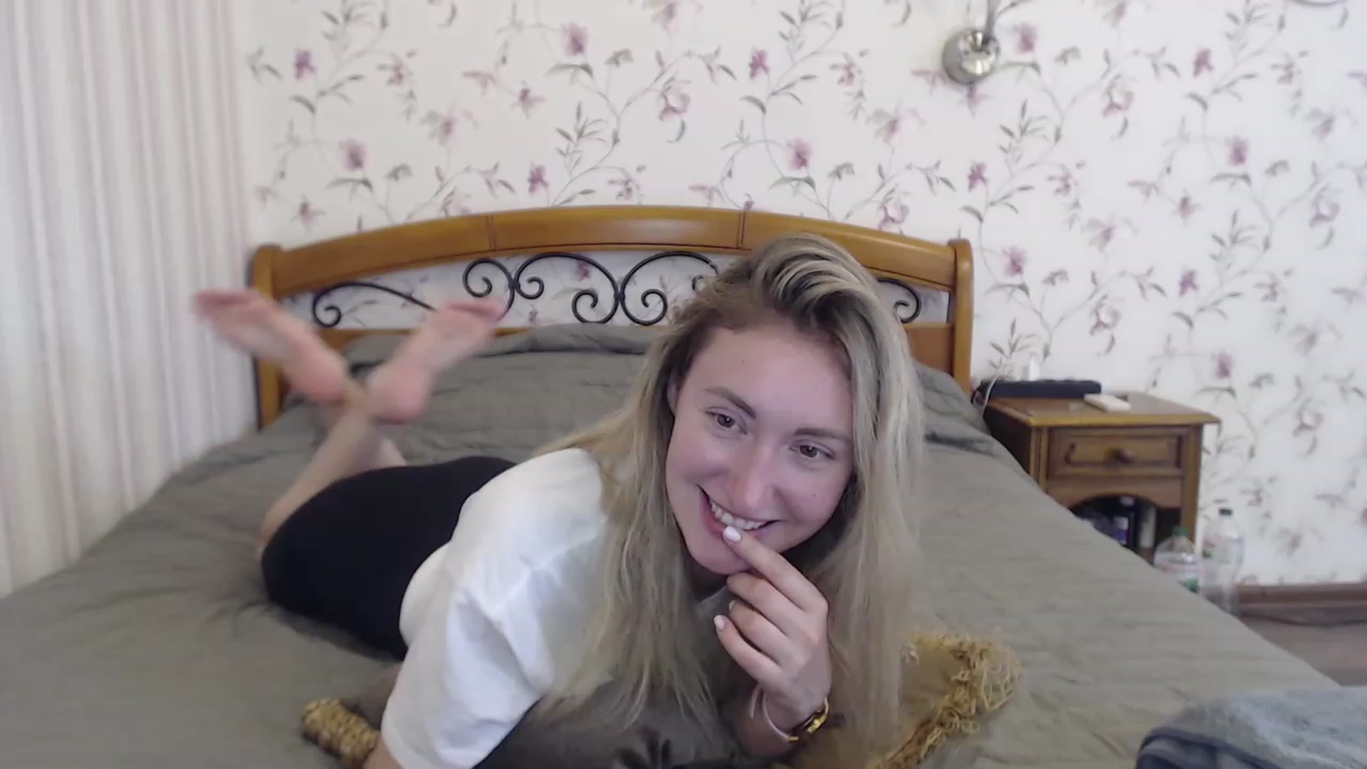 Gallery image thumbnail from Veronica_4u's myfreecams stream on, 07/03/2023, 17:16 image 2 of 20