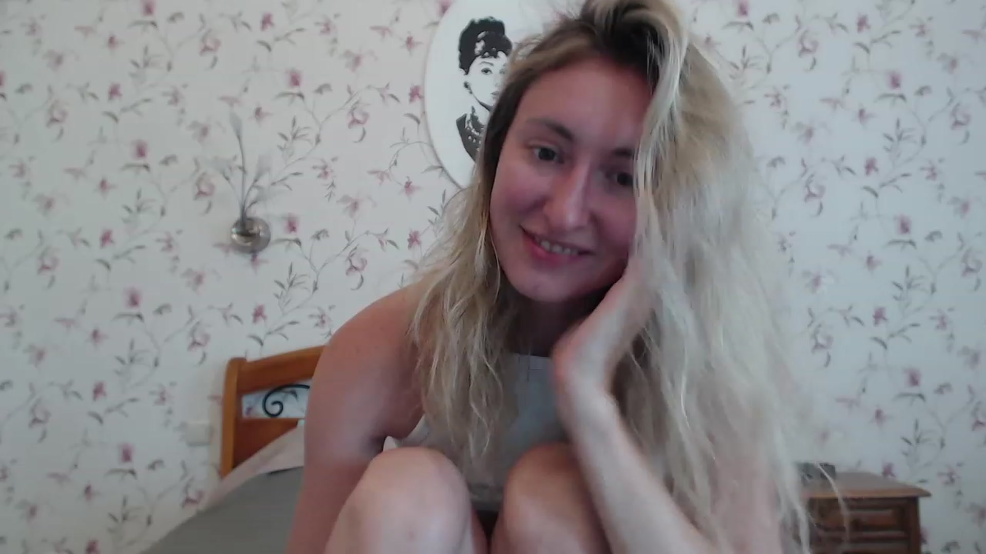 Gallery image thumbnail from Veronica_4u's myfreecams stream on, 07/08/2023, 12:12 image 13 of 20