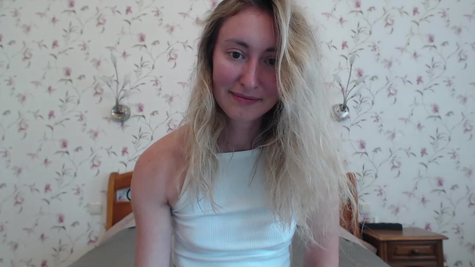 Gallery image thumbnail from Veronica_4u's myfreecams stream on, 07/08/2023, 12:12 image 9 of 20