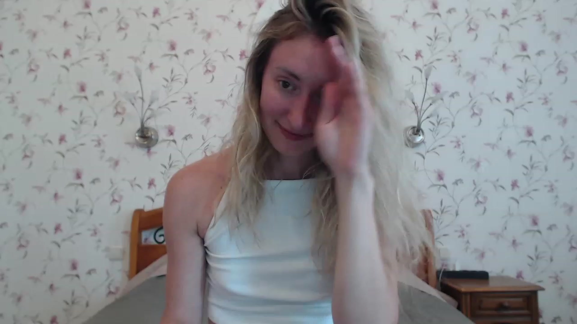 Gallery image thumbnail from Veronica_4u's myfreecams stream on, 07/08/2023, 12:12 image 8 of 20