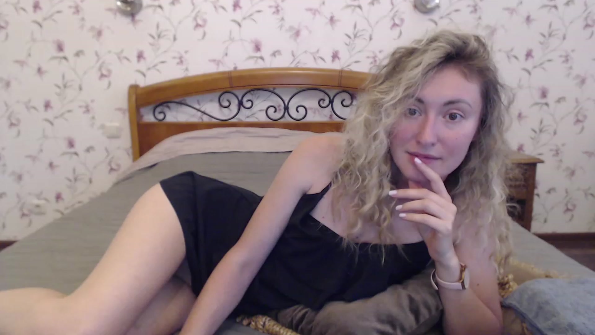 Gallery image thumbnail from Veronica_4u's myfreecams stream on, 07/20/2023, 14:36 image 4 of 20