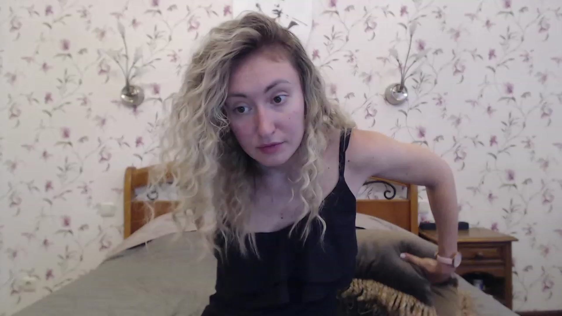 Gallery image thumbnail from Veronica_4u's myfreecams stream on, 07/20/2023, 14:36 image 12 of 20