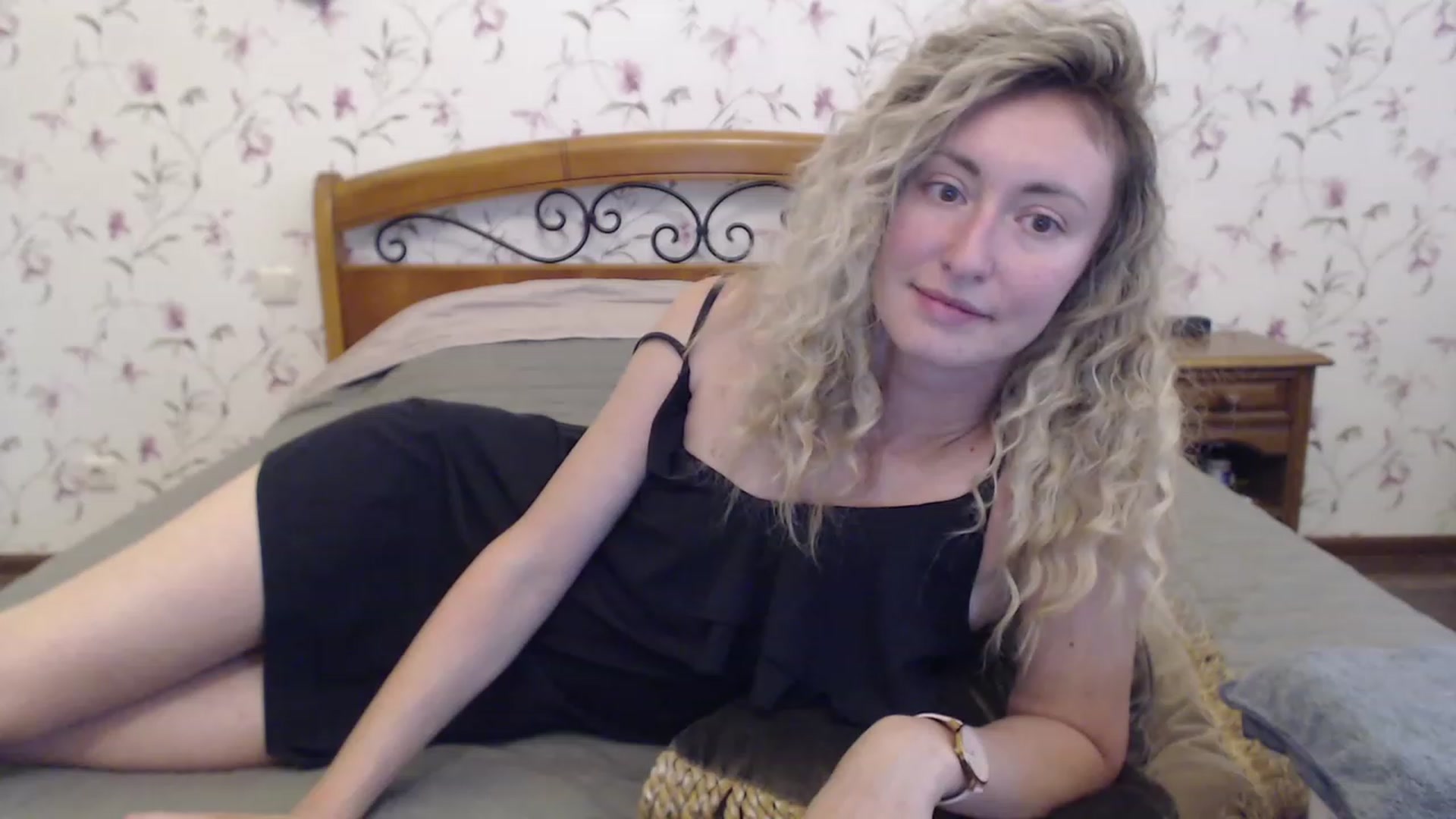 Gallery image thumbnail from Veronica_4u's myfreecams stream on, 07/20/2023, 14:36 image 15 of 20