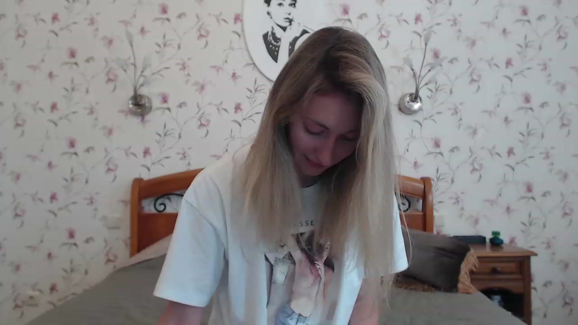 Gallery image thumbnail from Veronica_4u's myfreecams stream on, 07/21/2023, 16:10 image 14 of 20