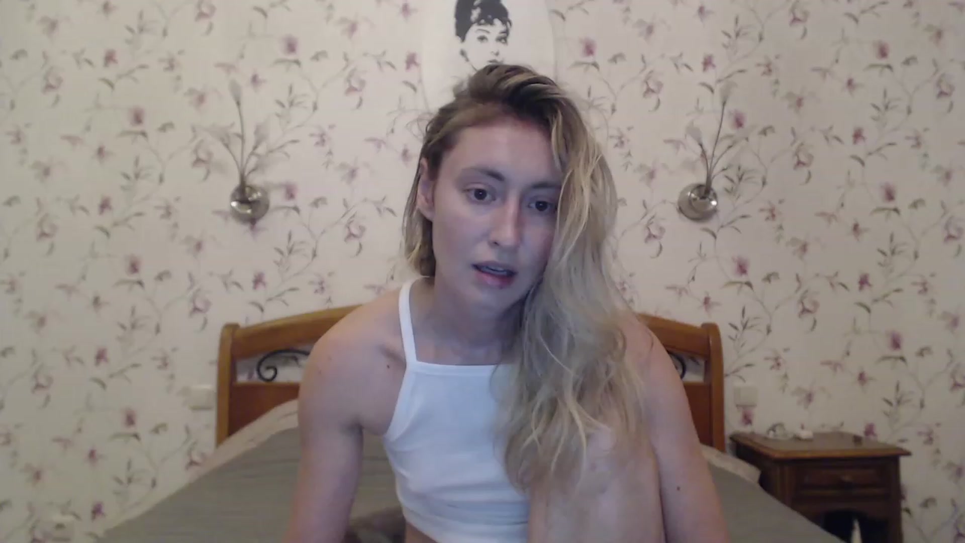 Gallery image thumbnail from Veronica_4u's myfreecams stream on, 08/04/2023, 18:02 image 6 of 20