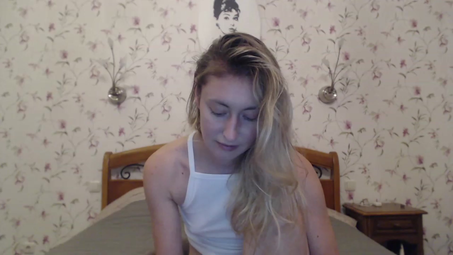 Gallery image thumbnail from Veronica_4u's myfreecams stream on, 08/04/2023, 18:02 image 7 of 20