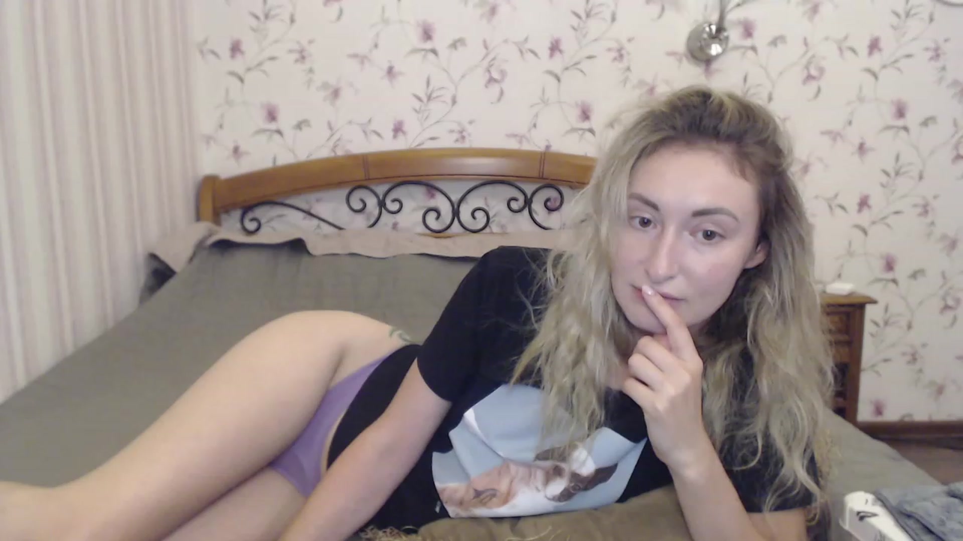 Gallery image thumbnail from Veronica_4u's myfreecams stream on, 08/11/2023, 16:14 image 1 of 20