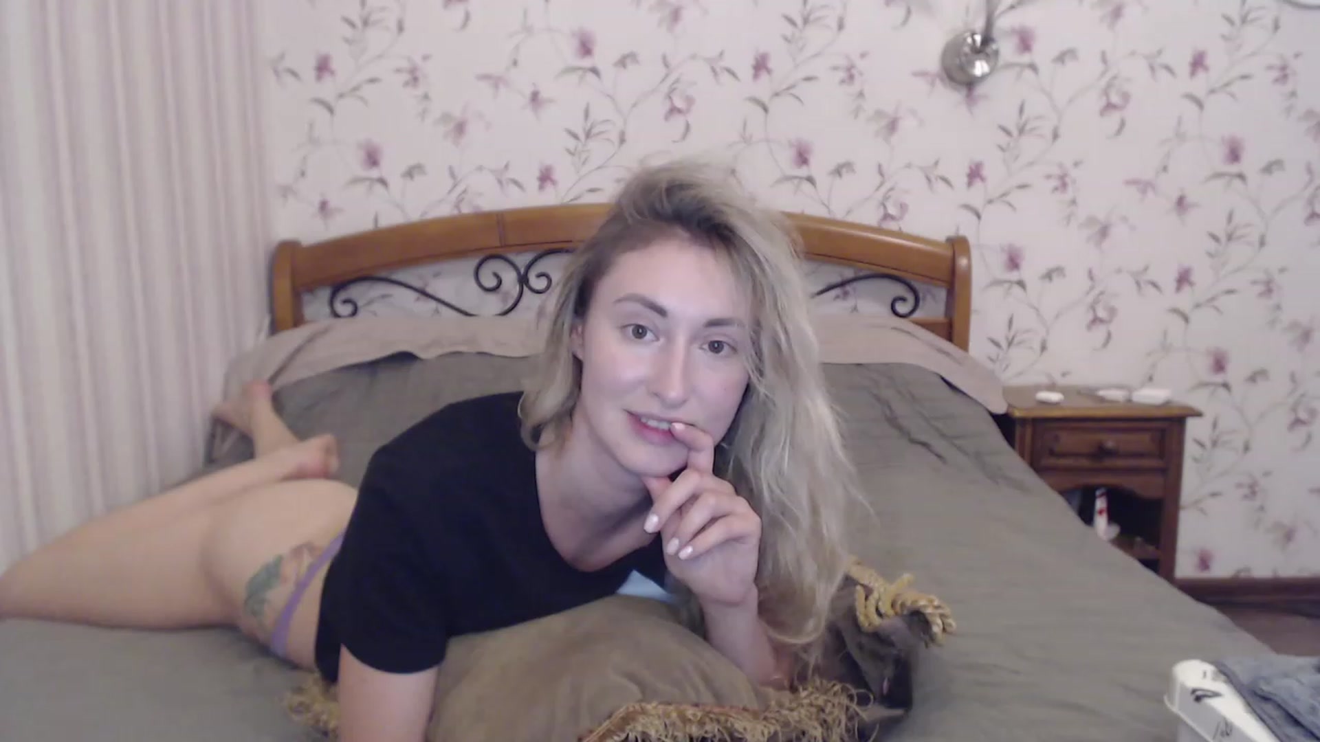 Gallery image thumbnail from Veronica_4u's myfreecams stream on, 08/11/2023, 16:14 image 10 of 20