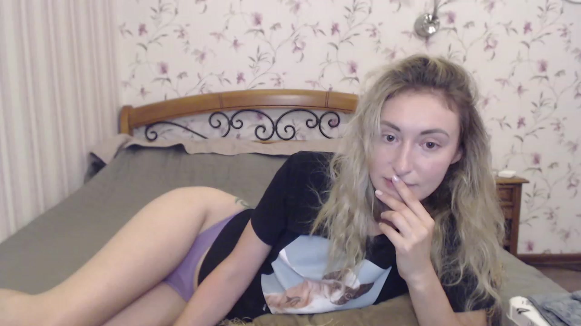 Gallery image thumbnail from Veronica_4u's myfreecams stream on, 08/11/2023, 16:14 image 3 of 20