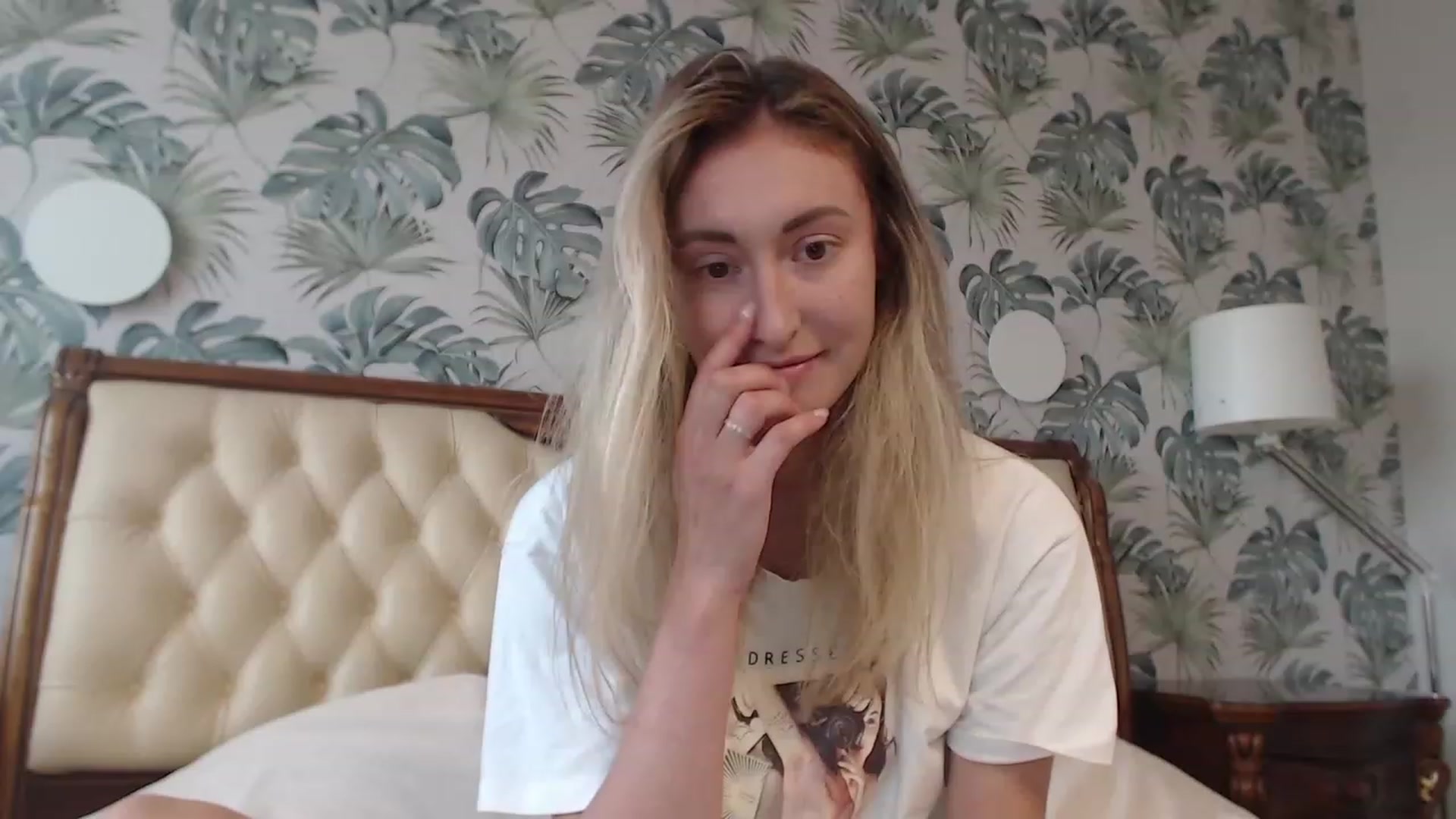 Gallery image thumbnail from Veronica_4u's myfreecams stream on, 08/25/2023, 15:36 image 12 of 20