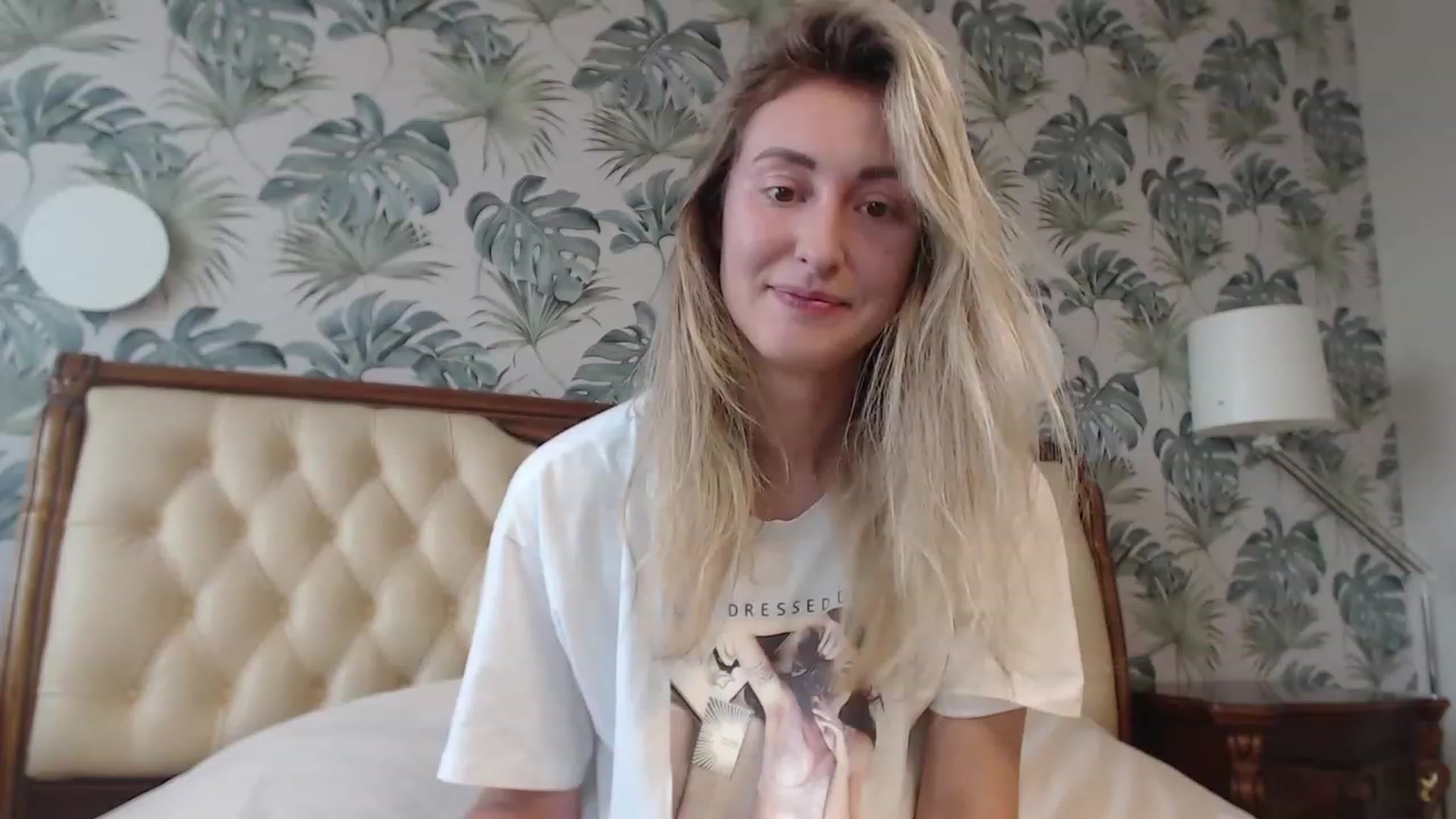 Gallery image thumbnail from Veronica_4u's myfreecams stream on, 08/25/2023, 15:36 image 7 of 20