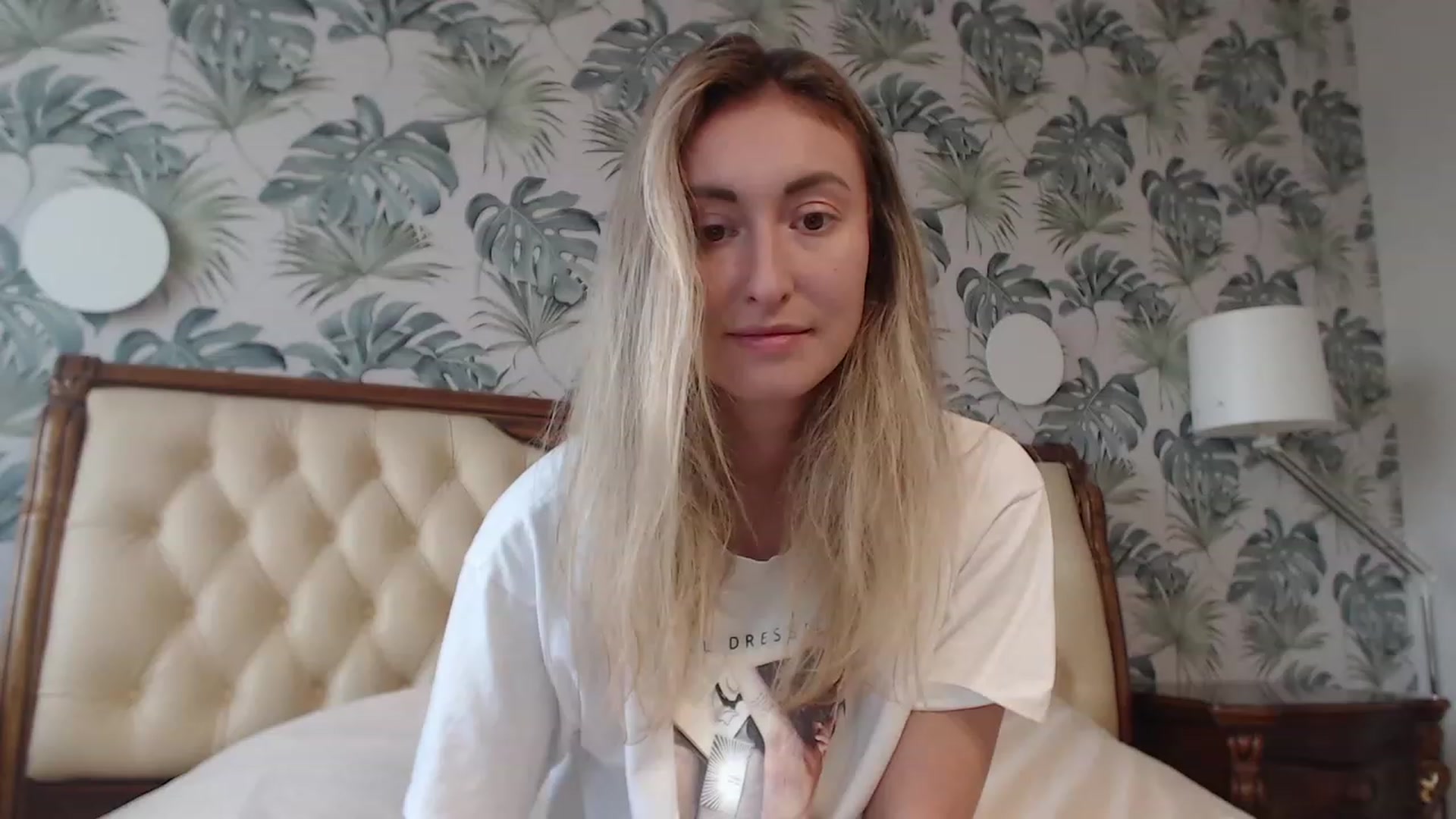 Gallery image thumbnail from Veronica_4u's myfreecams stream on, 08/25/2023, 15:36 image 15 of 20