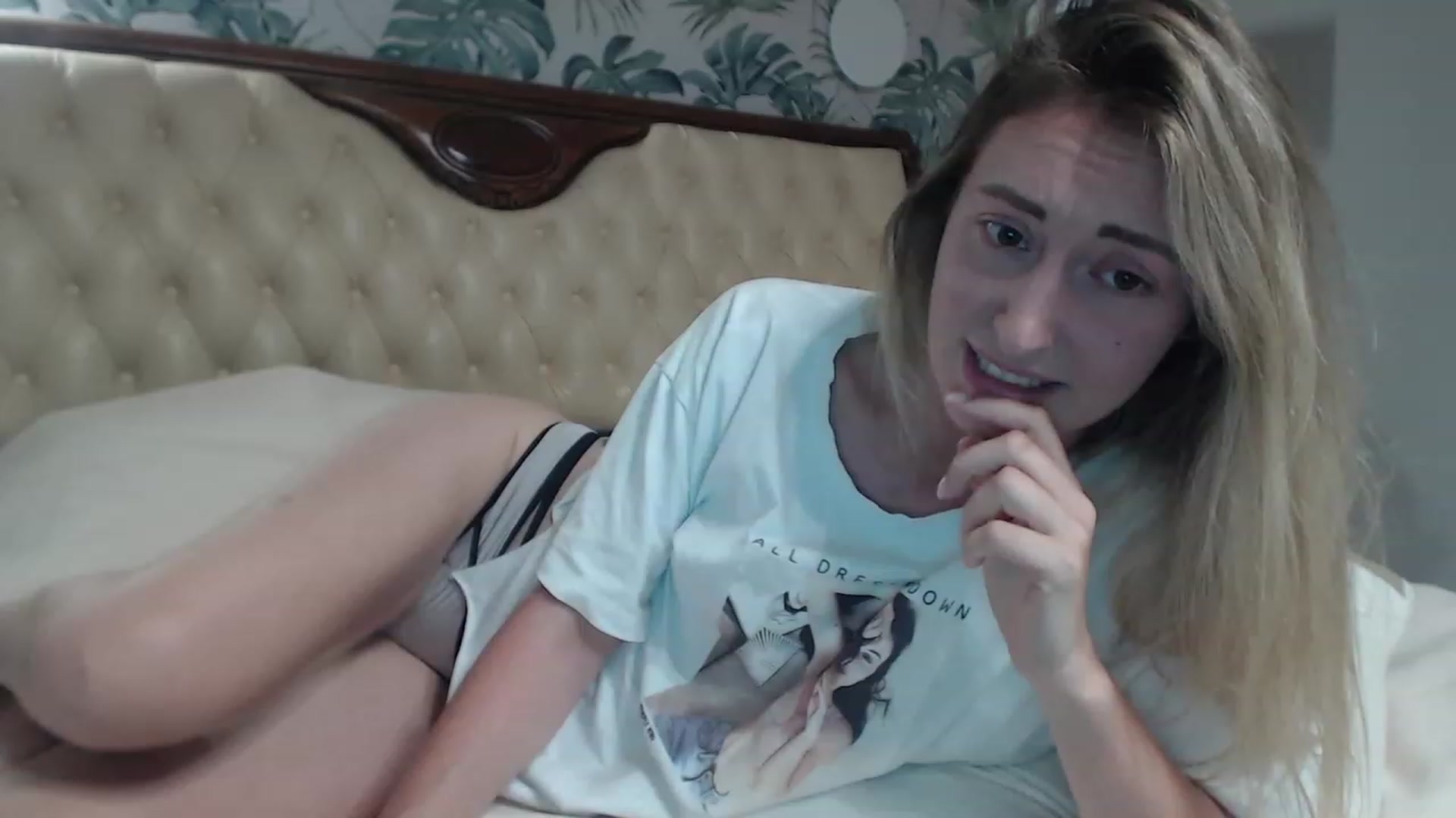 Gallery image thumbnail from Veronica_4u's myfreecams stream on, 08/25/2023, 17:21 image 17 of 20